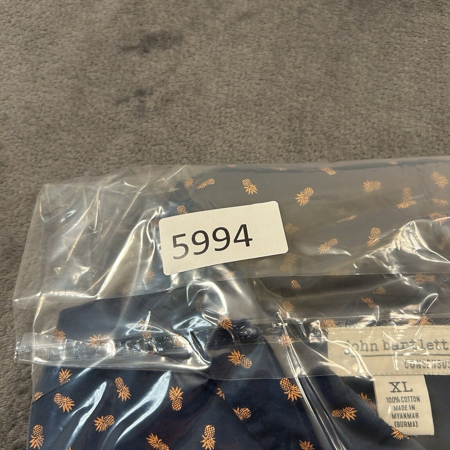 John Bartlett Shirt Mens Extra Large Blue Pineapples Button Up Short Sleeve