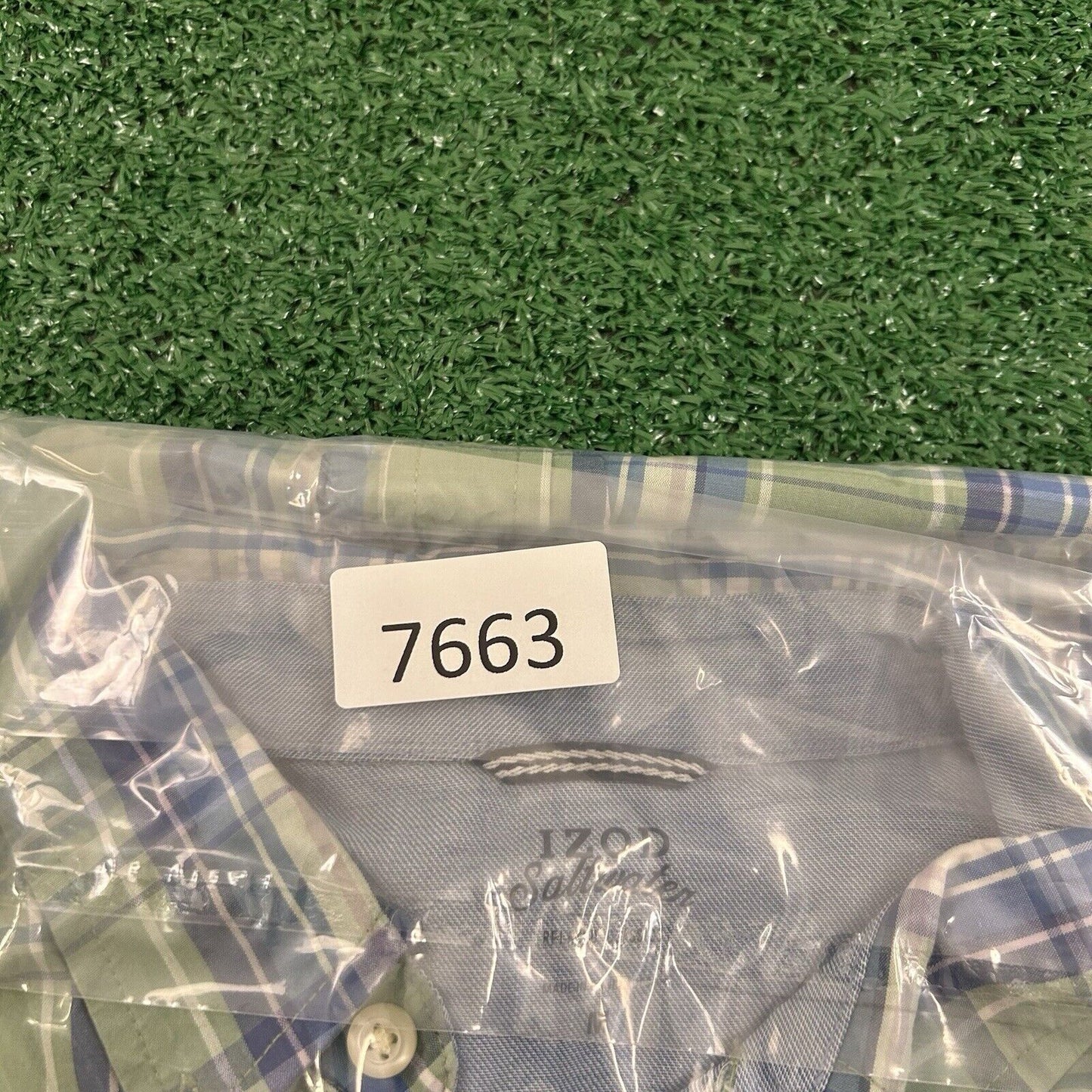 Izod Saltwater Shirt Mens Medium Green Blue Plaid Relaxed Button Up Short Sleeve