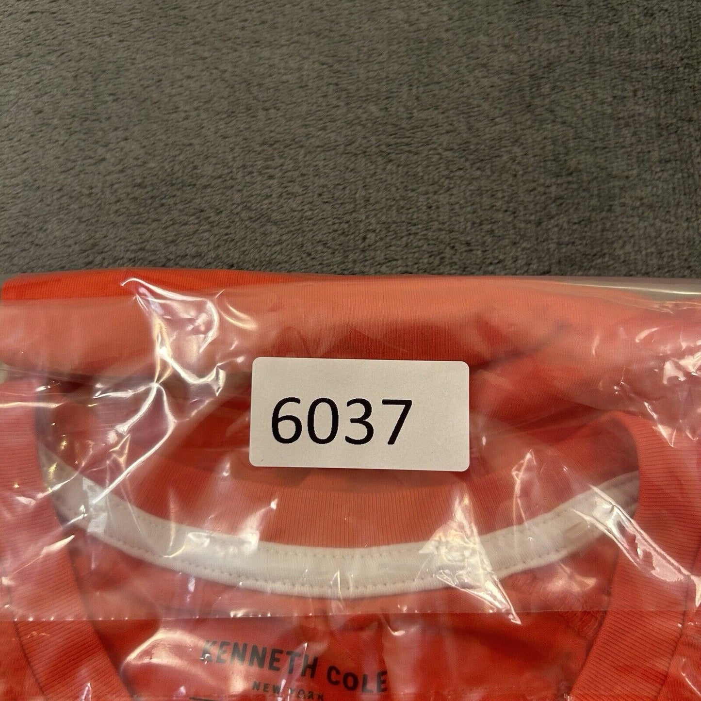 Kenneth Cole Shirt Mens Small Red Orange Short Sleeve Casual T-shirt V-neck