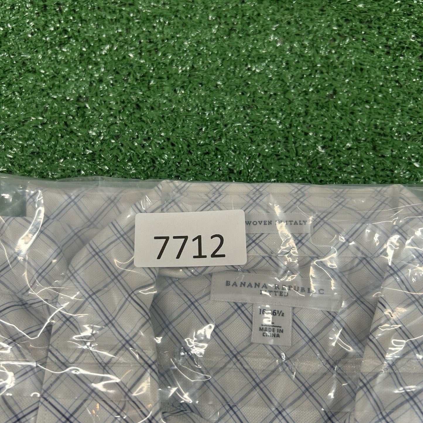 Banana Republic Dress Shirt Mens Large White Blue Diamond Button Up Long Sleeve