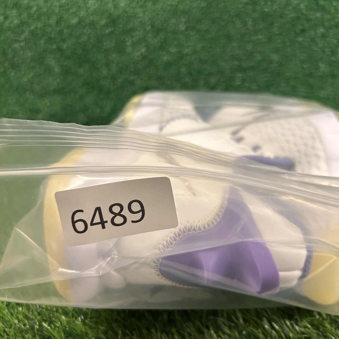 Nike Lebron Witness V Mens 11.5 Purple White Shoes Sneakers Basketball NEW