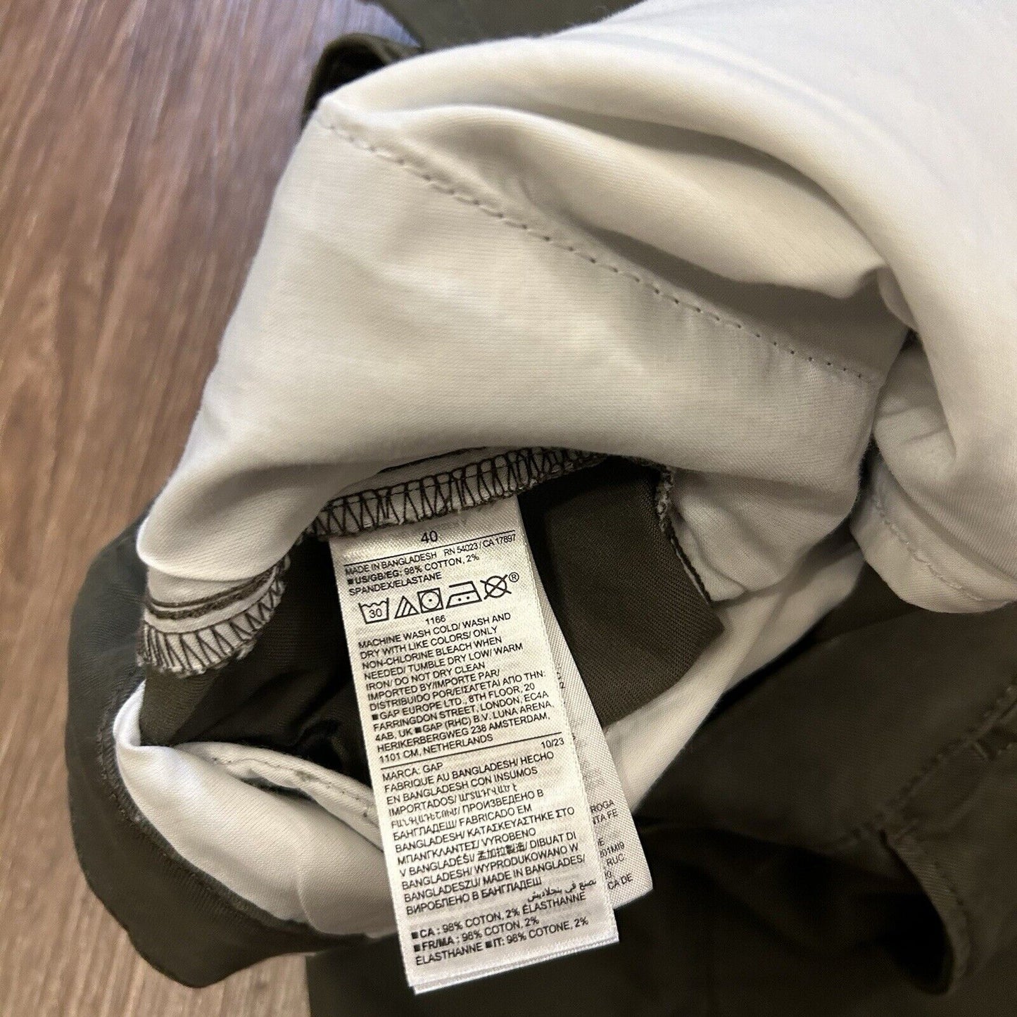 Gap Essential Khaki Chino Shorts Mens 40" Green Comfort Casual 9" Inseam NEW