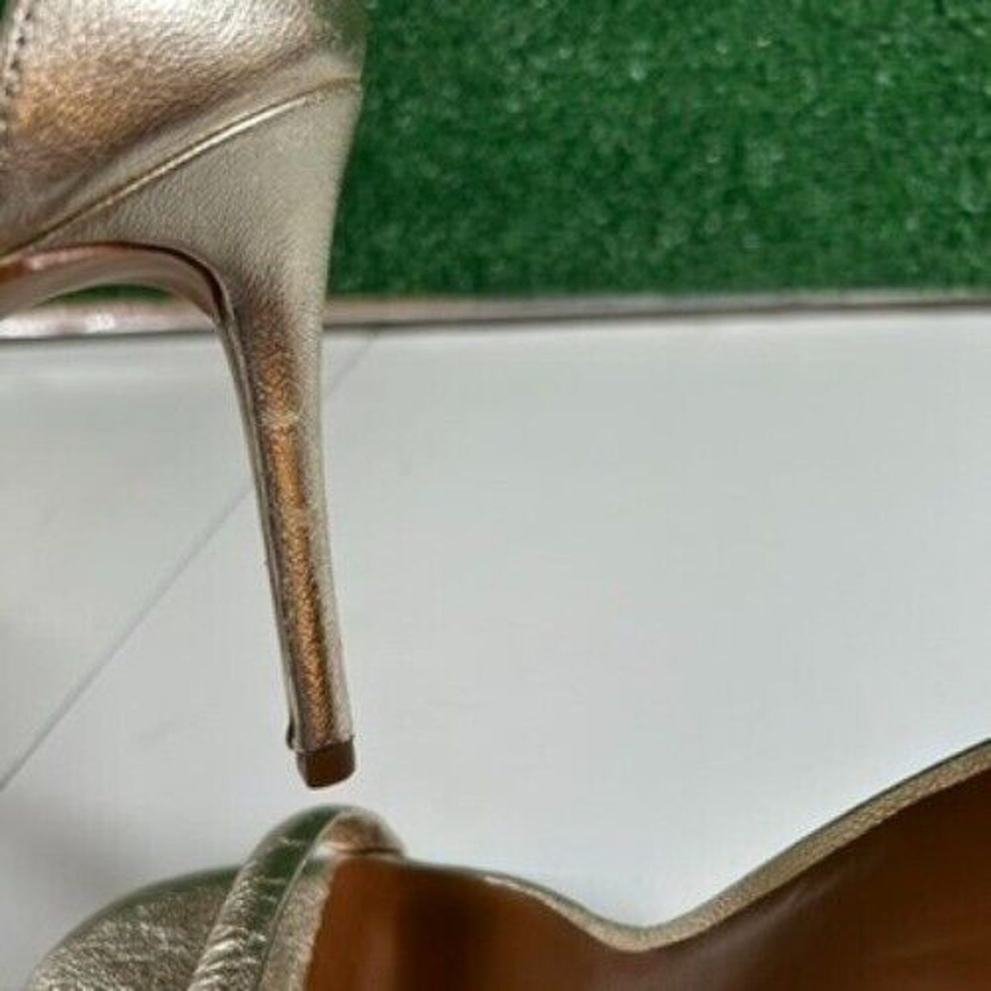 H by Halston Alison Heels Gold Metallic Stiletto Evening Party Shoes Women 9.5 M