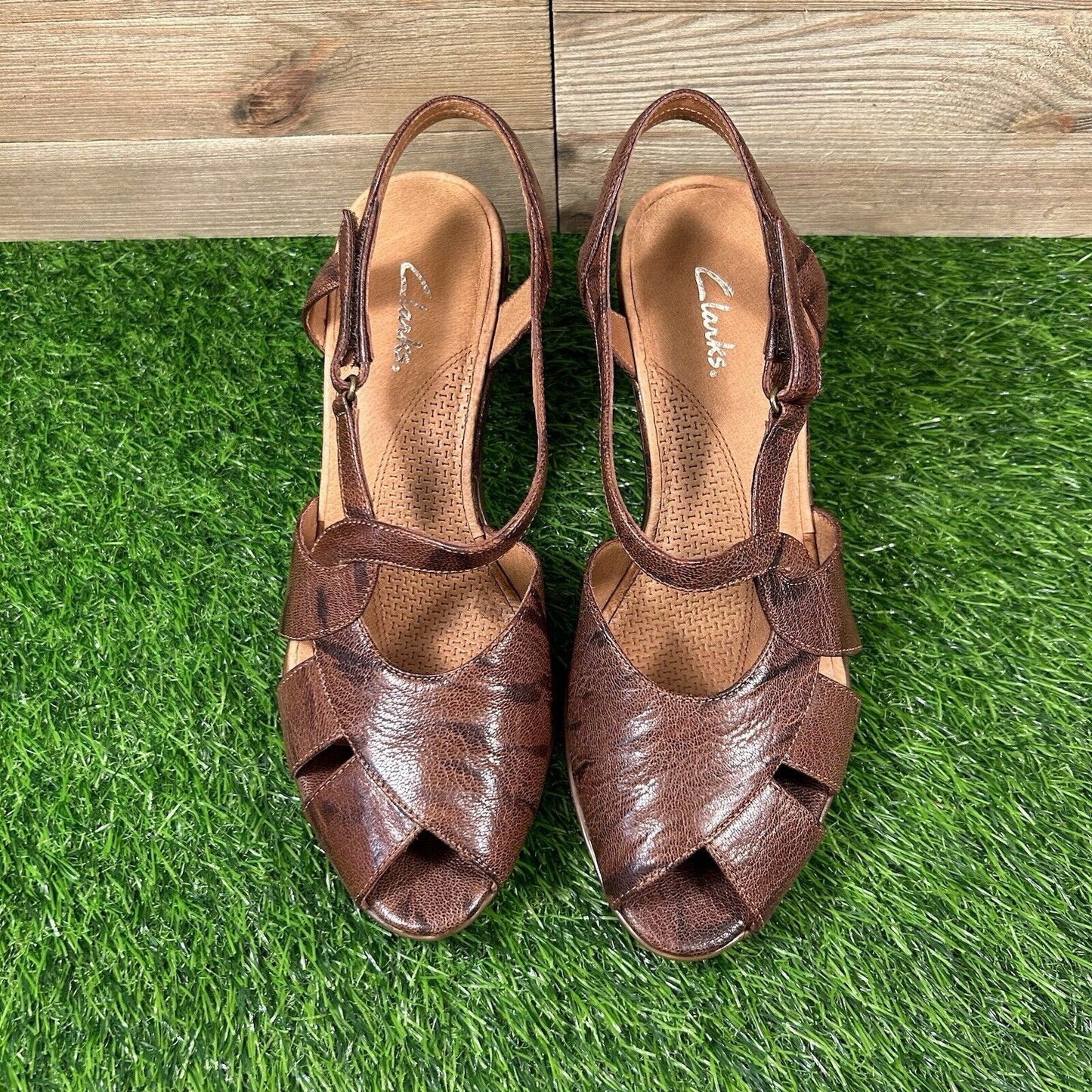 Clarks Eliza Sandals Womens 8 M Brown Slingback Hook & Loop Heeled Peep Toe