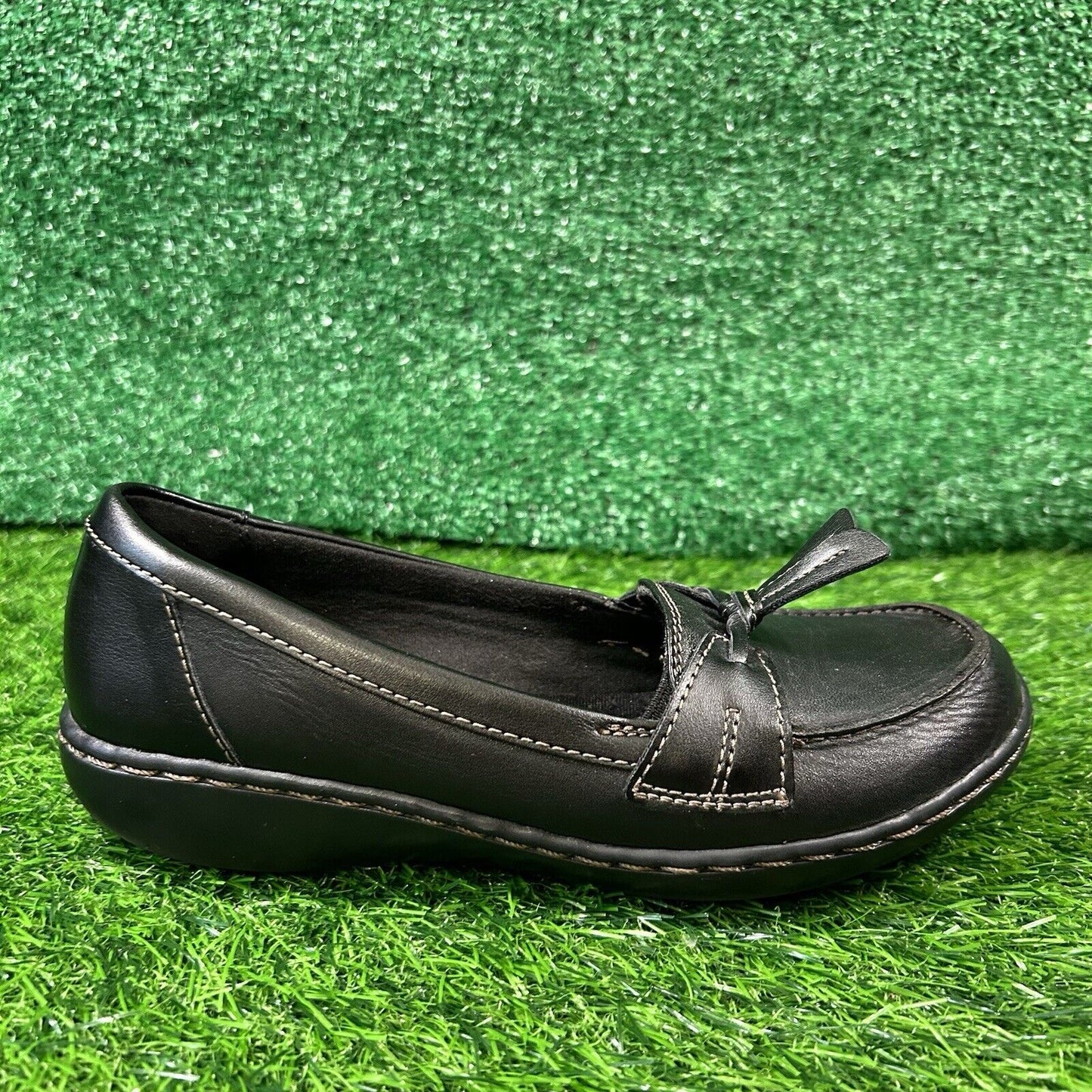 Clarks Ashland Bubble Loafers Womens 5.5 M Black Leather Shoes Comfort Tasseled