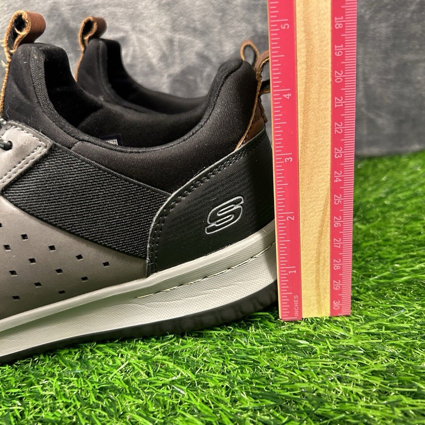 Skechers Delson Mens 8.5 Black Gray Shoes Sneakers Athletic Running Casual Walk