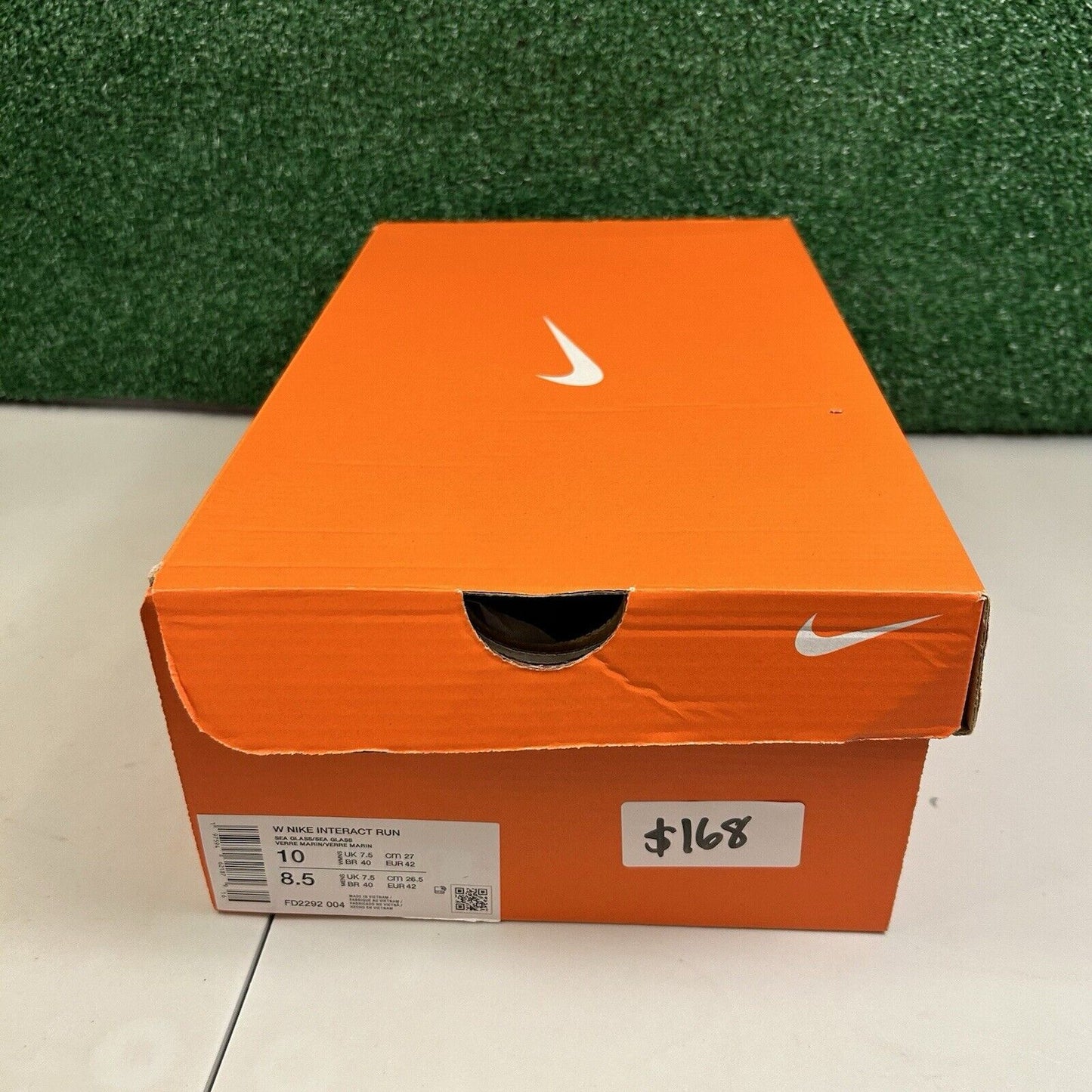 Nike Interact Run Womens 10 Sea Glass Green Shoes Sneakers Athletic Running NEW