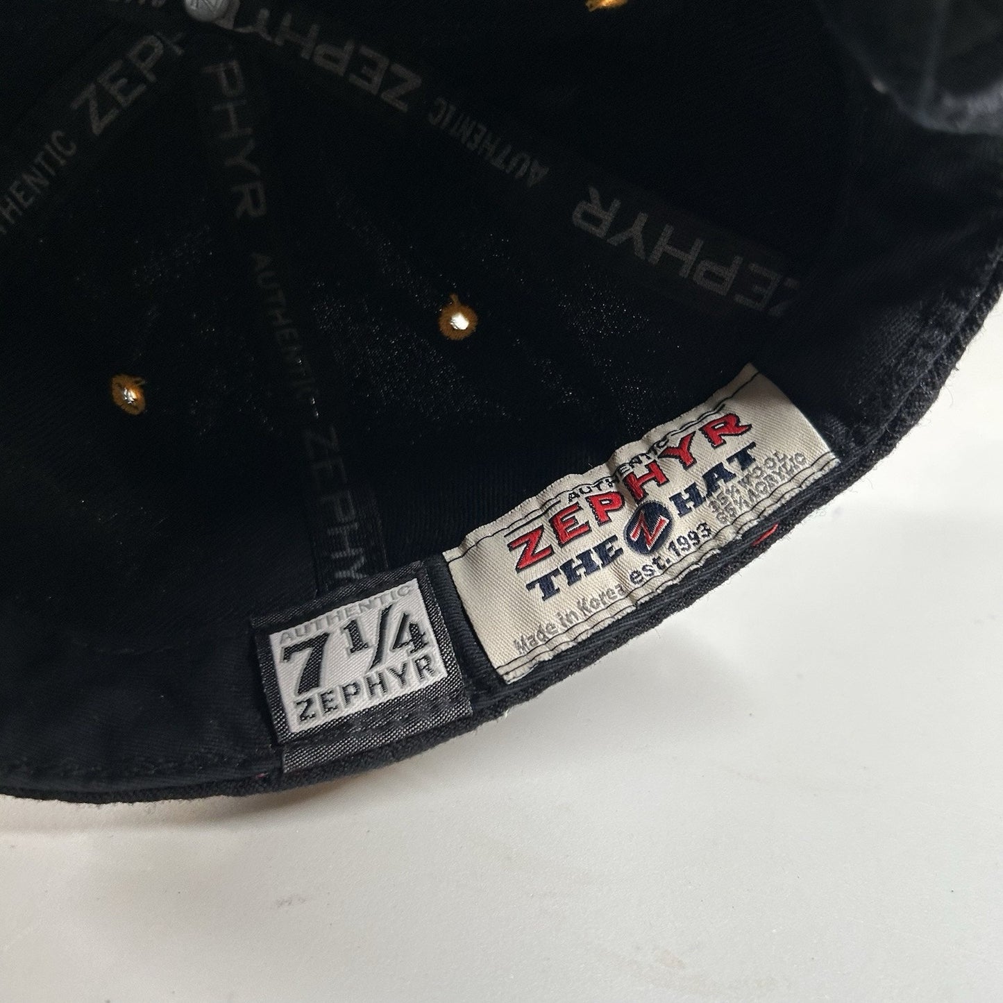 Iowa Hawkeyes Hat Cap Mens 7 1/4 Black Yellow NCAA The Z Hat Zephyr Fitted