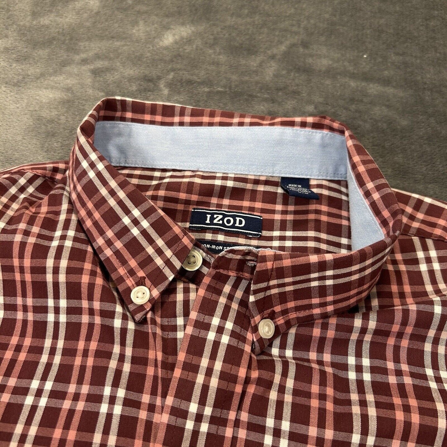 IZOD Shirt Mens Large Red White Plaid Button Up Long Sleeve Stretch Casual Work