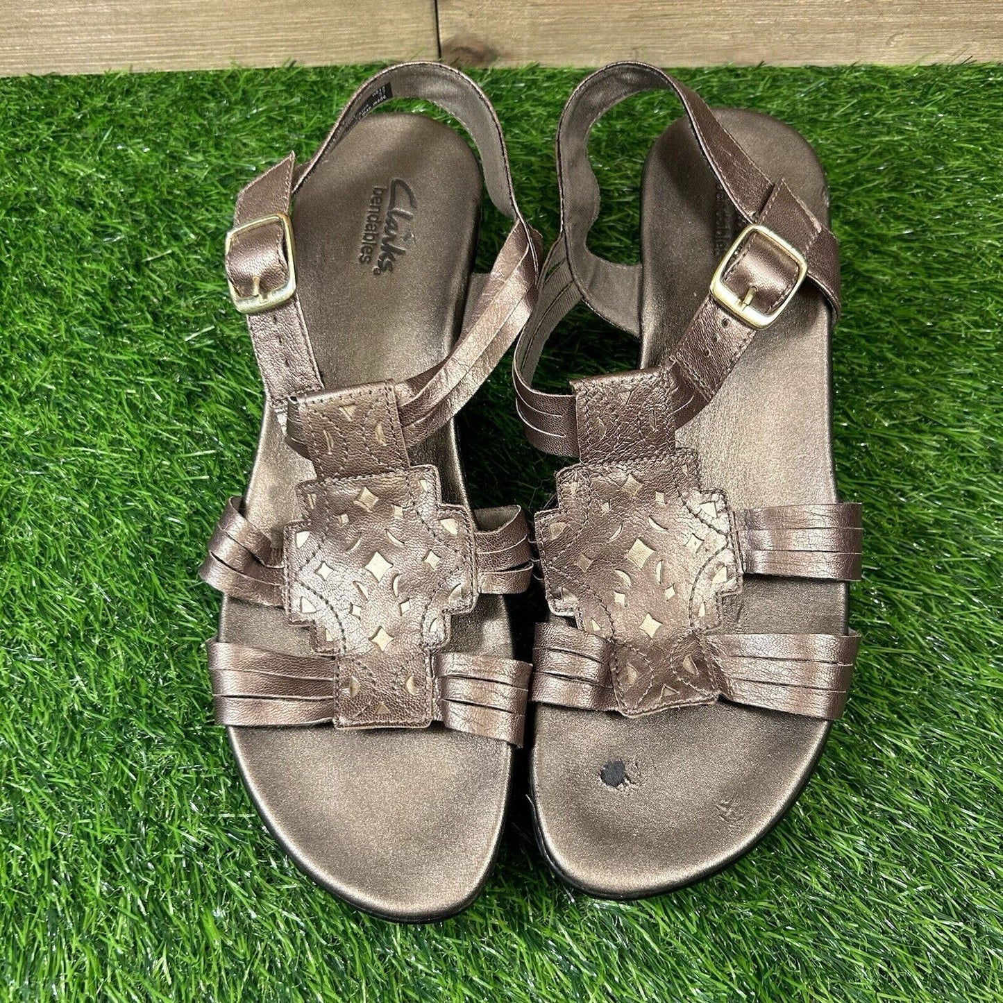 Clarks Bendables Sandals Womens 10 M Bronze Wedge Strappy Leather Open Toe