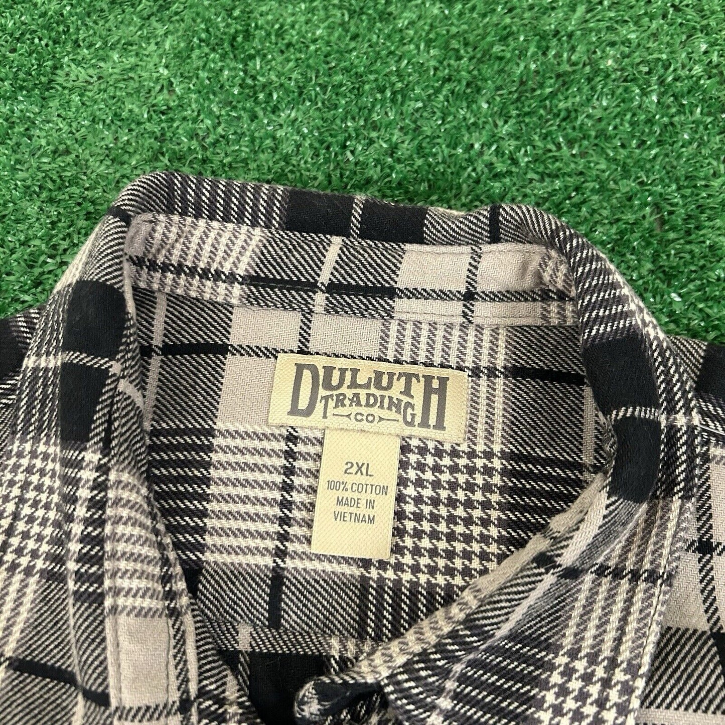 Duluth Trading Shacket Mens XXL 2XL Black Gray Plaid Button Up Outdoor Shirt