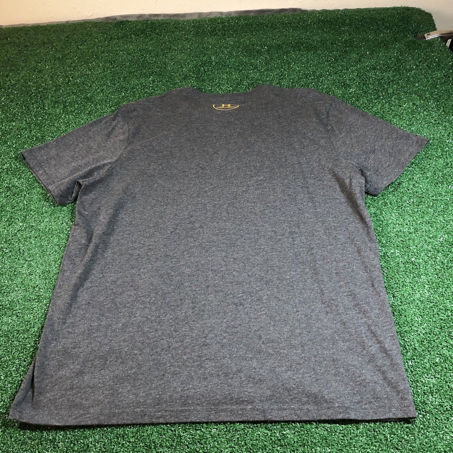 Under Armour Shirt Men Large Gray Camo LogoShort Sleeve Heatgear Casual Hunting