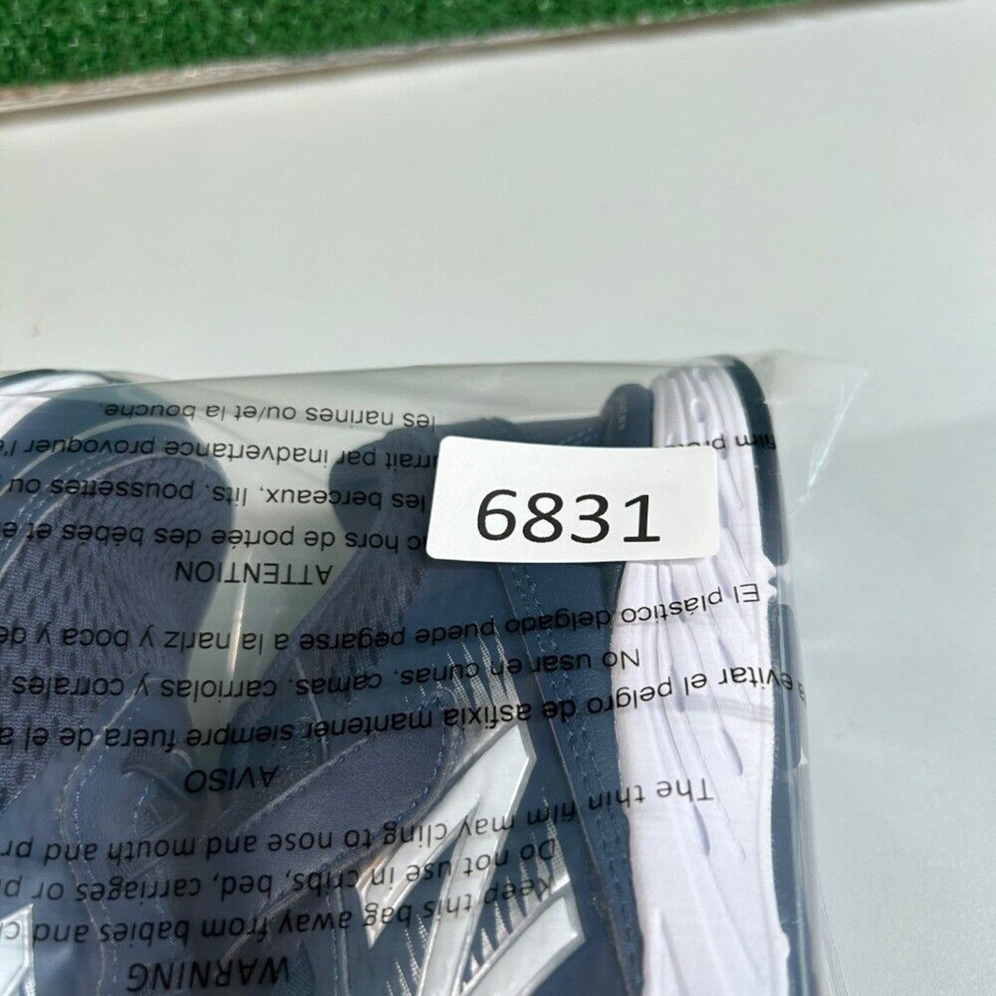 New Balance 680v6 Hook & Loop Navy Blue Running Athletic Shoes Sneakers Kids 6.5