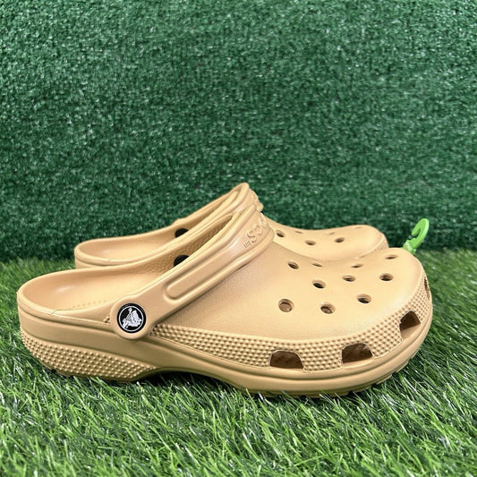 Crocs Classic Clogs Womens 8 Wheat Tan Shoes Casual Comfort Outdoor Slip On NEW