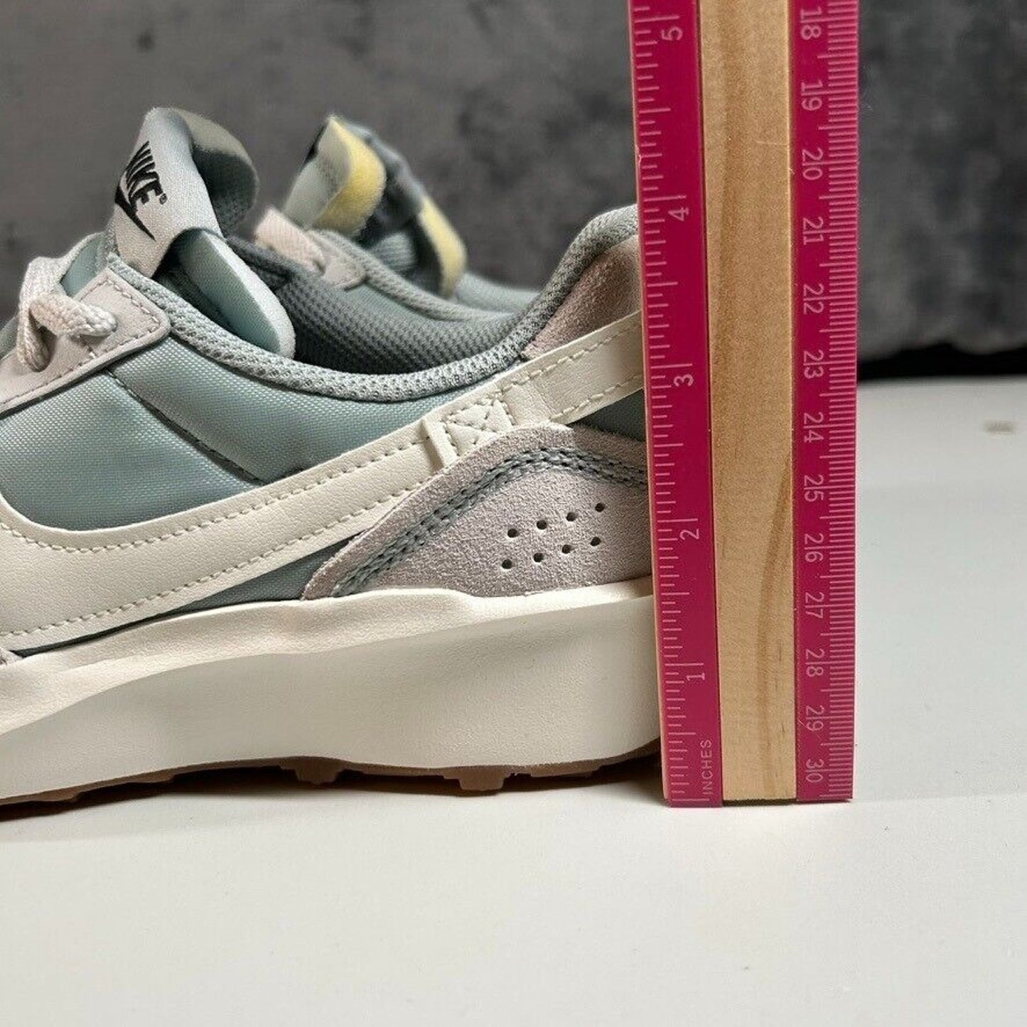 Nike Waffle Debut Sneakers Retro Style Blue Gray Running Athletic Womens 6.5