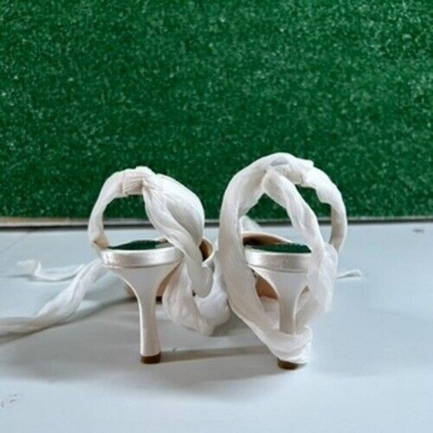 Badgley Mischka Women's Blaze Ankle Wrap Evening Pumps White Satin Size 5