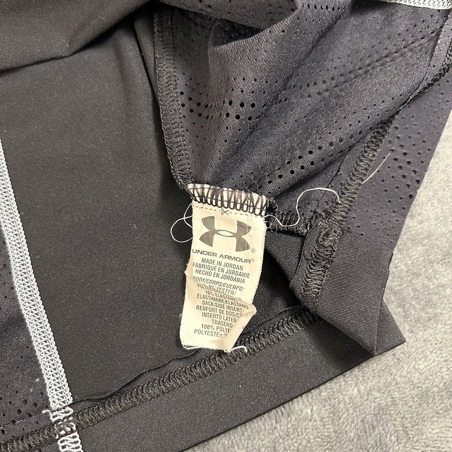 Under Armour Shirt Mens Medium Black Short Sleeve Athletic Mesh Gym Heatgear