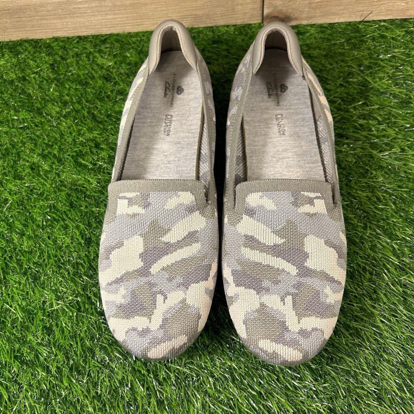 Clarks Cloudsteppers Carly Dream Loafer Womens 8 M Gray Camo Shoes Comfort