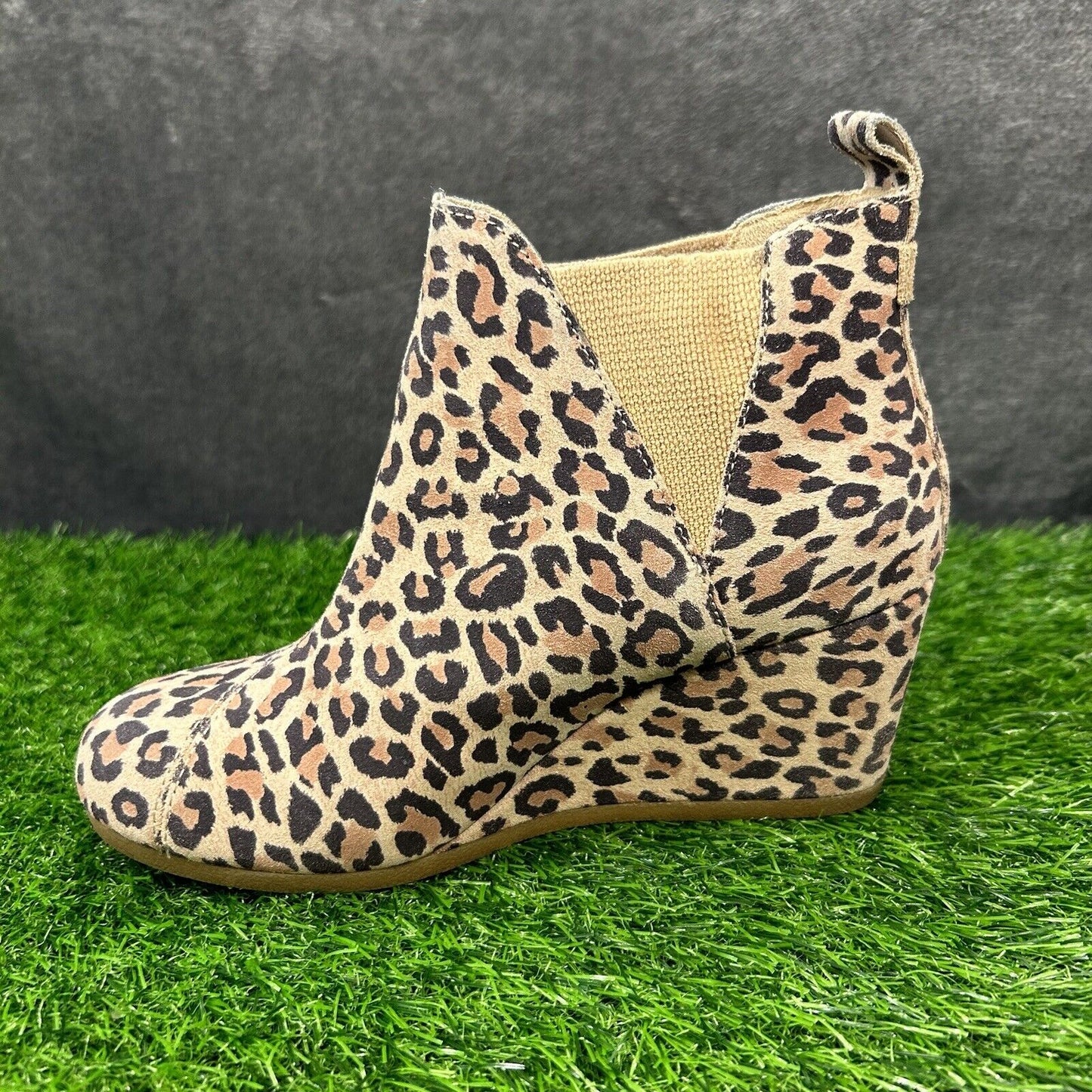 Toms Kelsey Boots Womens 7 Brown Black Leopard Booties Ankle Wedge Casual