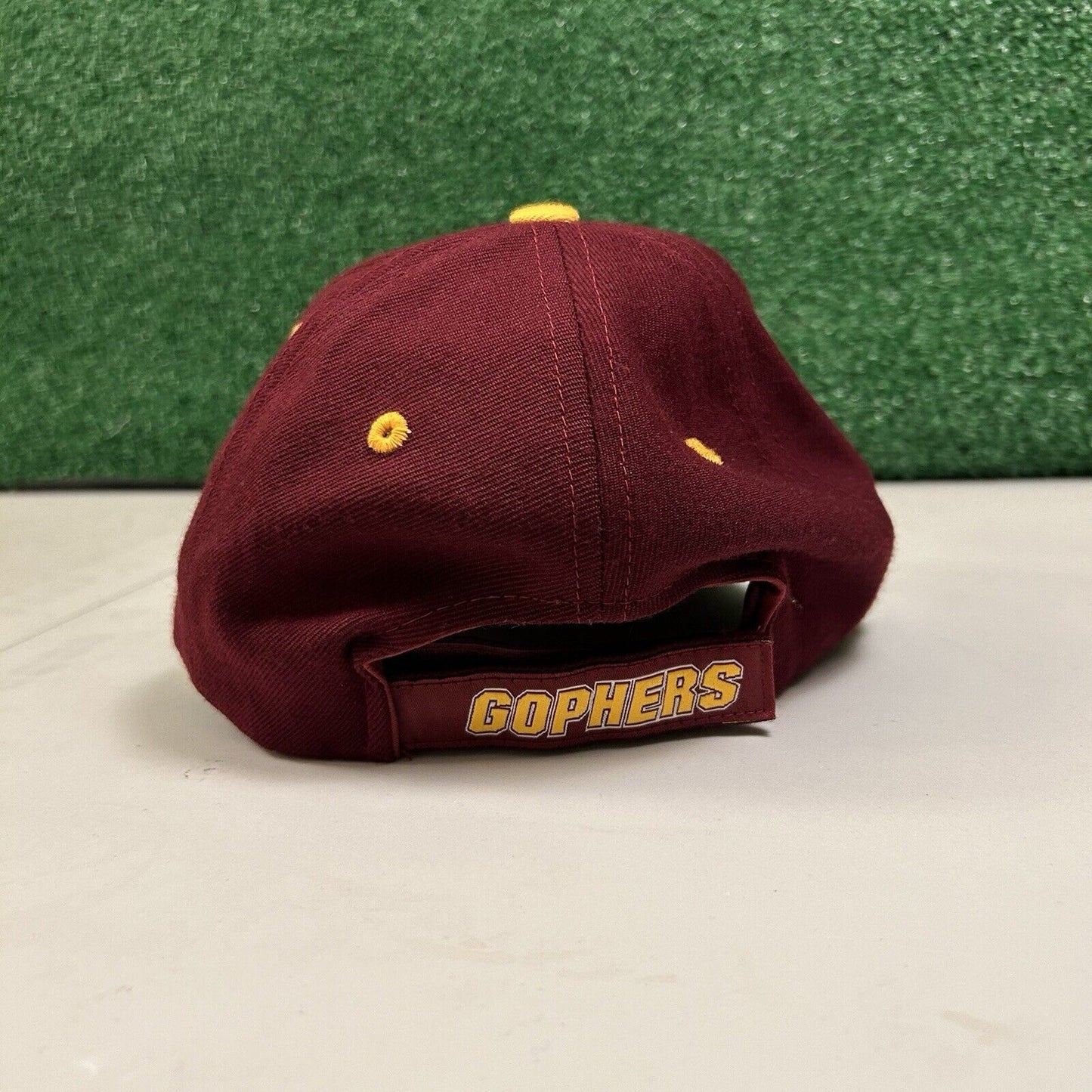 Minnesota Gophers Baseball Hat Cap Mens Strapback Maroon White Logo Big Ten