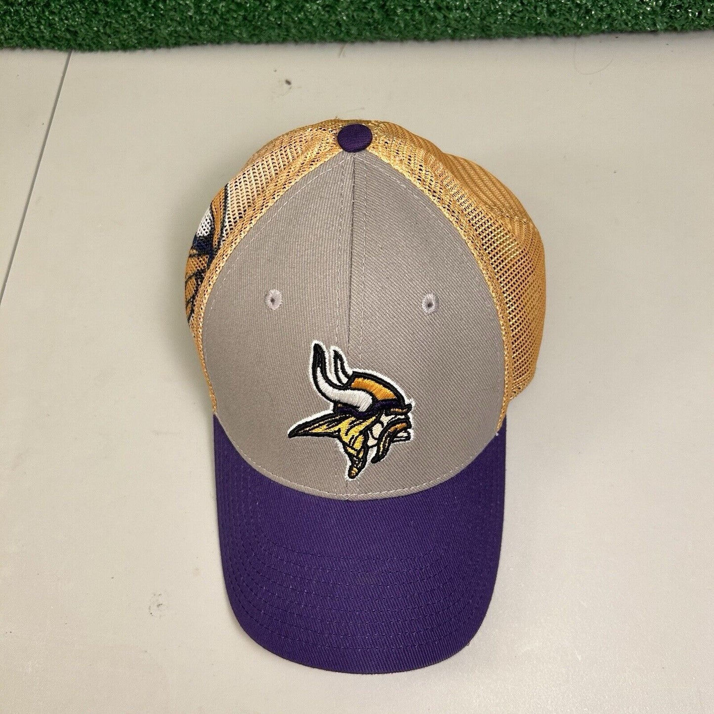 Minnesota Vikings Hat Cap Mens Snapback Gray Purple NFL Team Footbal Side Logo