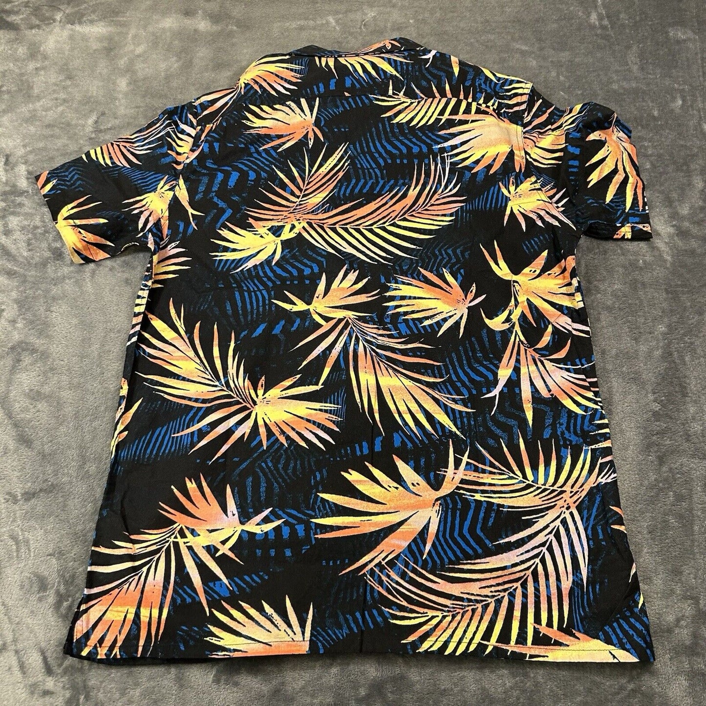 Quiksilver Hawaiian Shirt Men Small Black Blue Floral Button Up Short Sleeve NEW