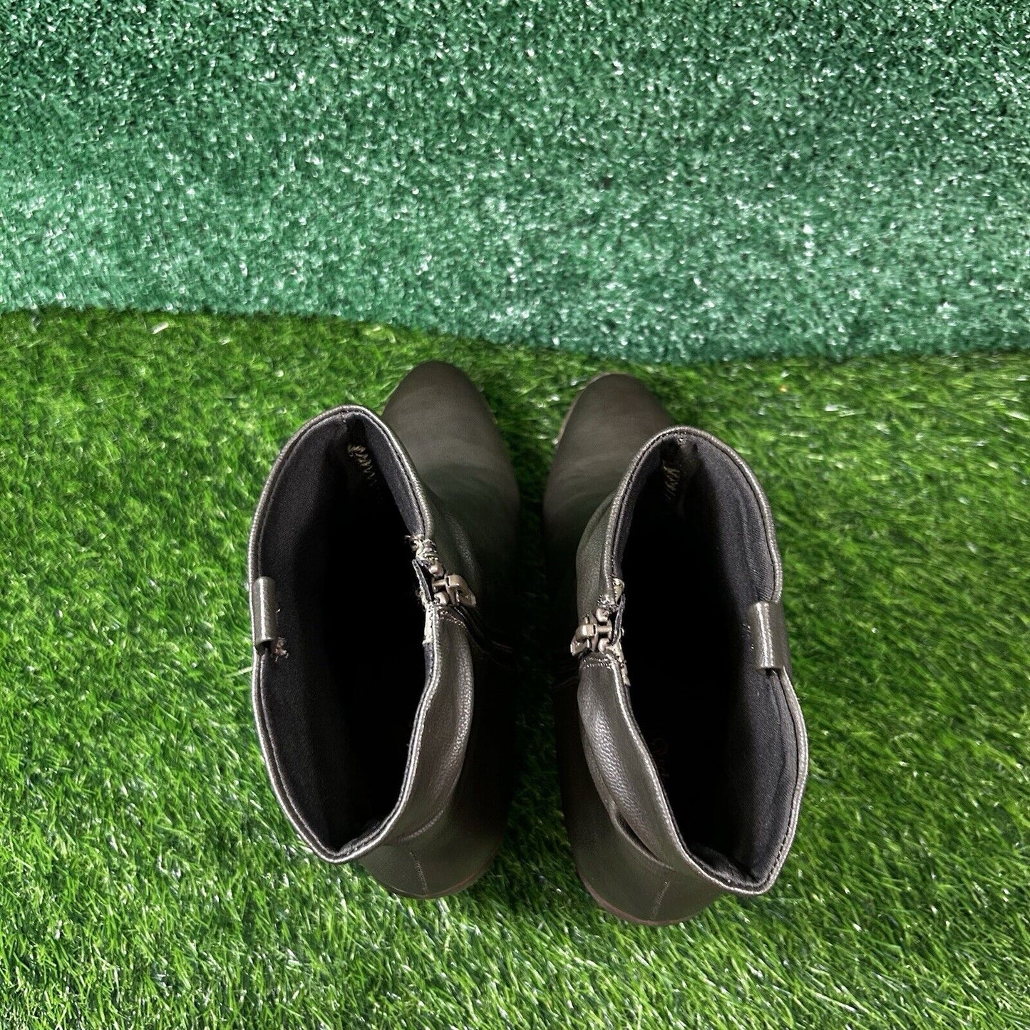 Baretraps Katherine Boots Womens 9.5 M Dark Green Heeled Zip Up Buckle Casual