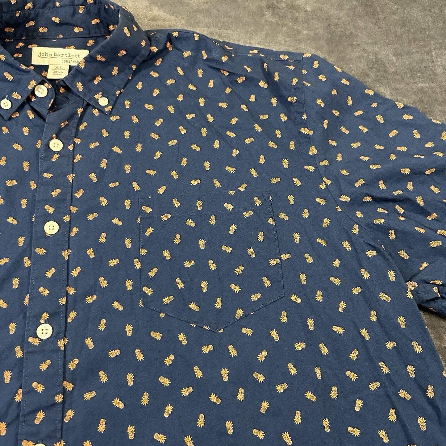 John Bartlett Shirt Mens Extra Large Blue Pineapples Button Up Short Sleeve