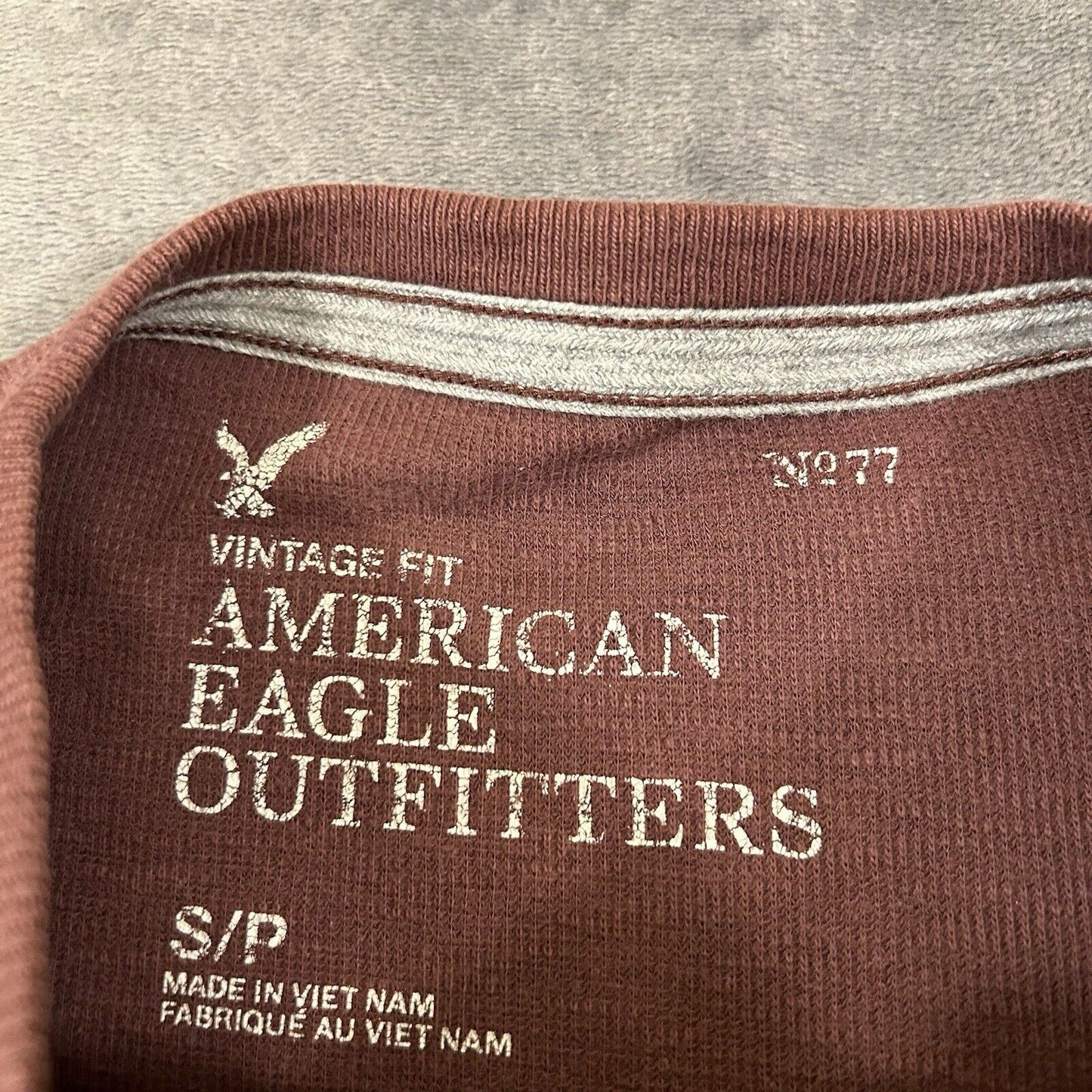 American Eagle Shirt Mens Small Maroon Vintage Fit Knit Long Sleeve Outdoor