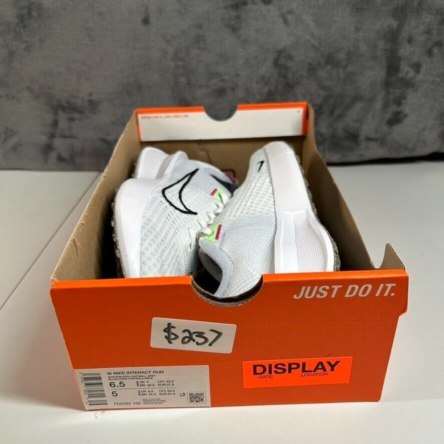 Nike Interact Run Running Shoes Lightweight Comfort Sneakers White Womens 6.5