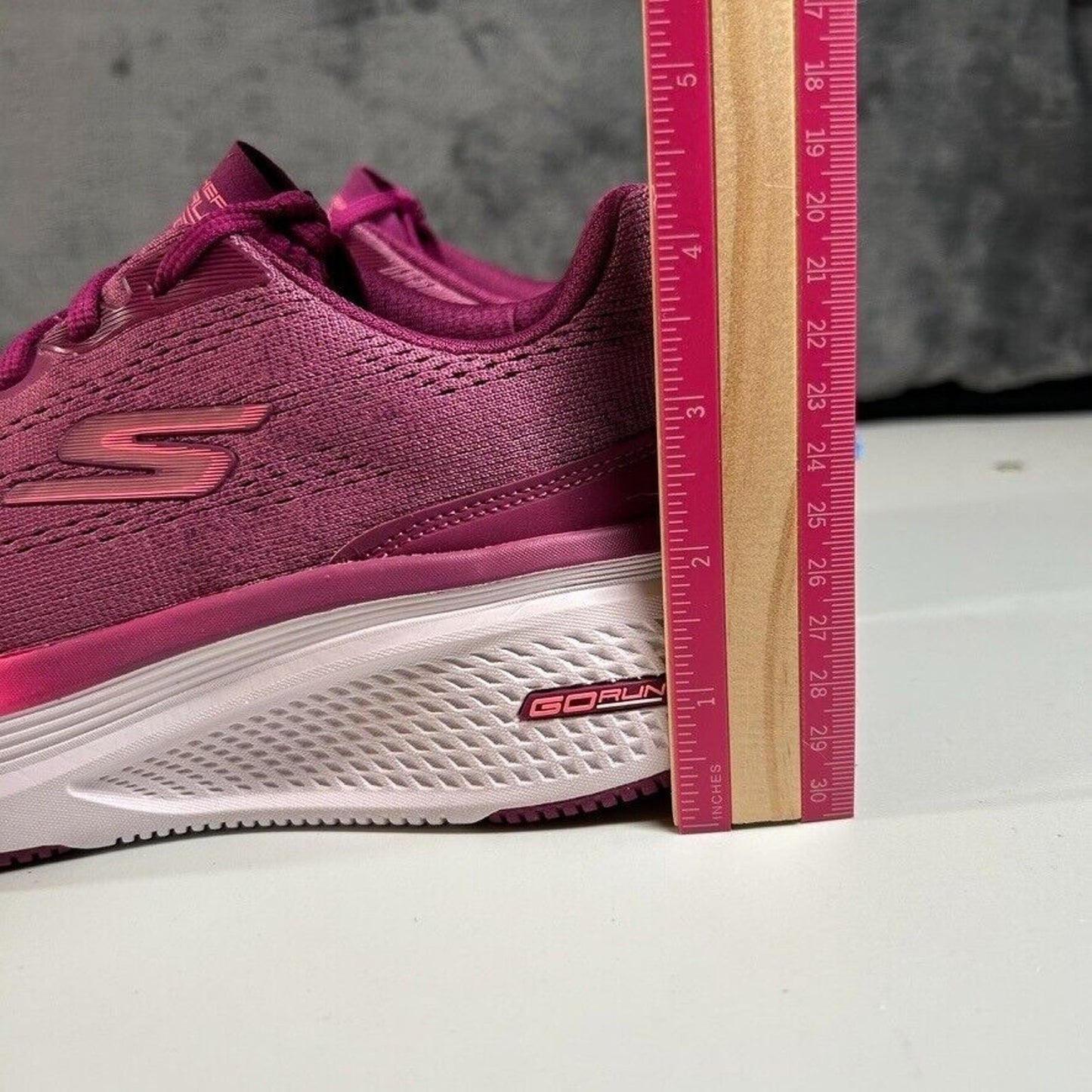 Skechers Go Run Elevate 2.0 Running Shoes Sneakers Athletic Raspberry Women's7