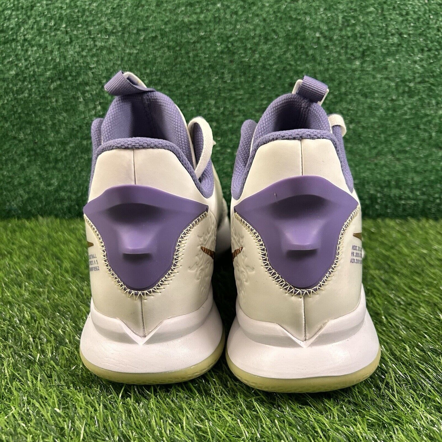 Nike Lebron Witness V Mens 11.5 Purple White Shoes Sneakers Basketball NEW
