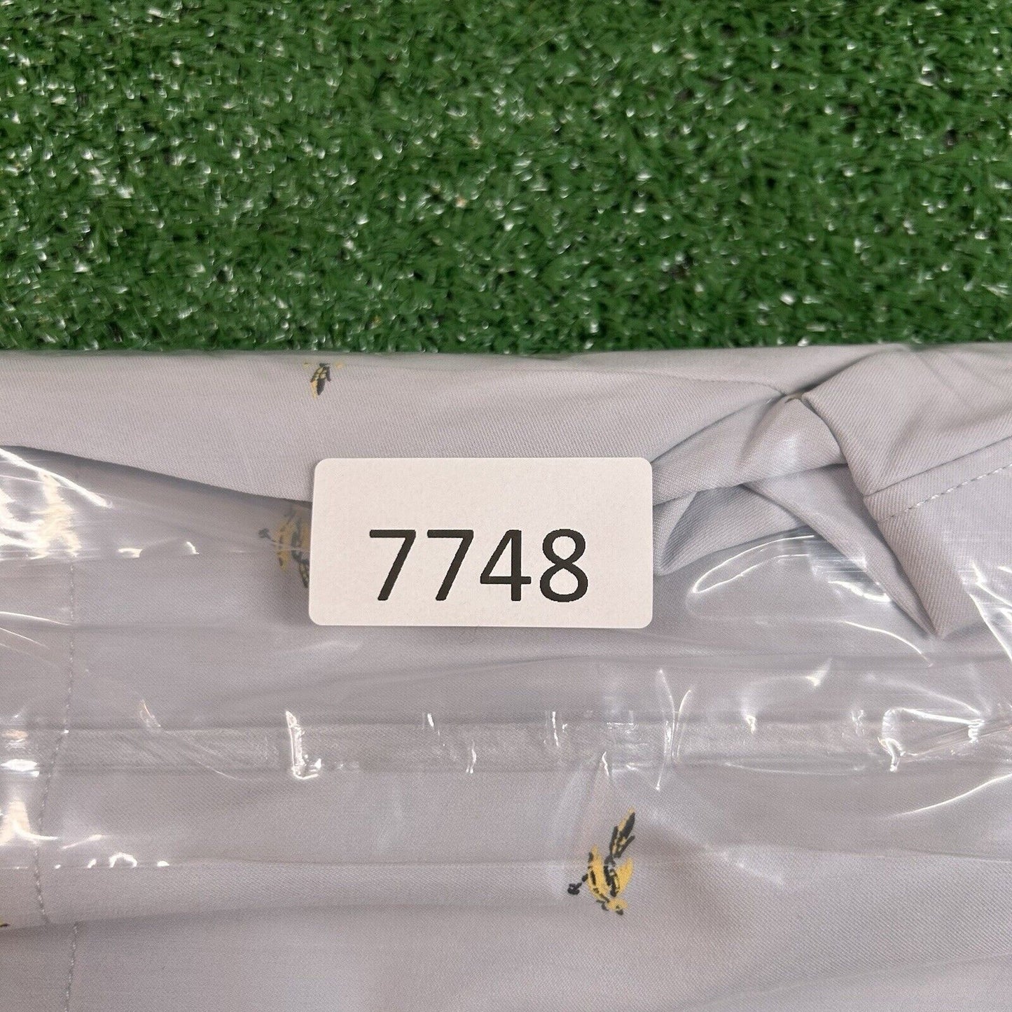 Under Armour Golf Shorts Mens 40" Gray Flat Front Bird Print Water Resistant New