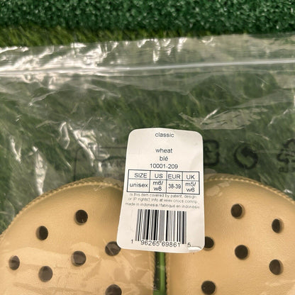 Crocs Classic Clogs Womens 8 Wheat Tan Shoes Casual Comfort Outdoor Slip On NEW