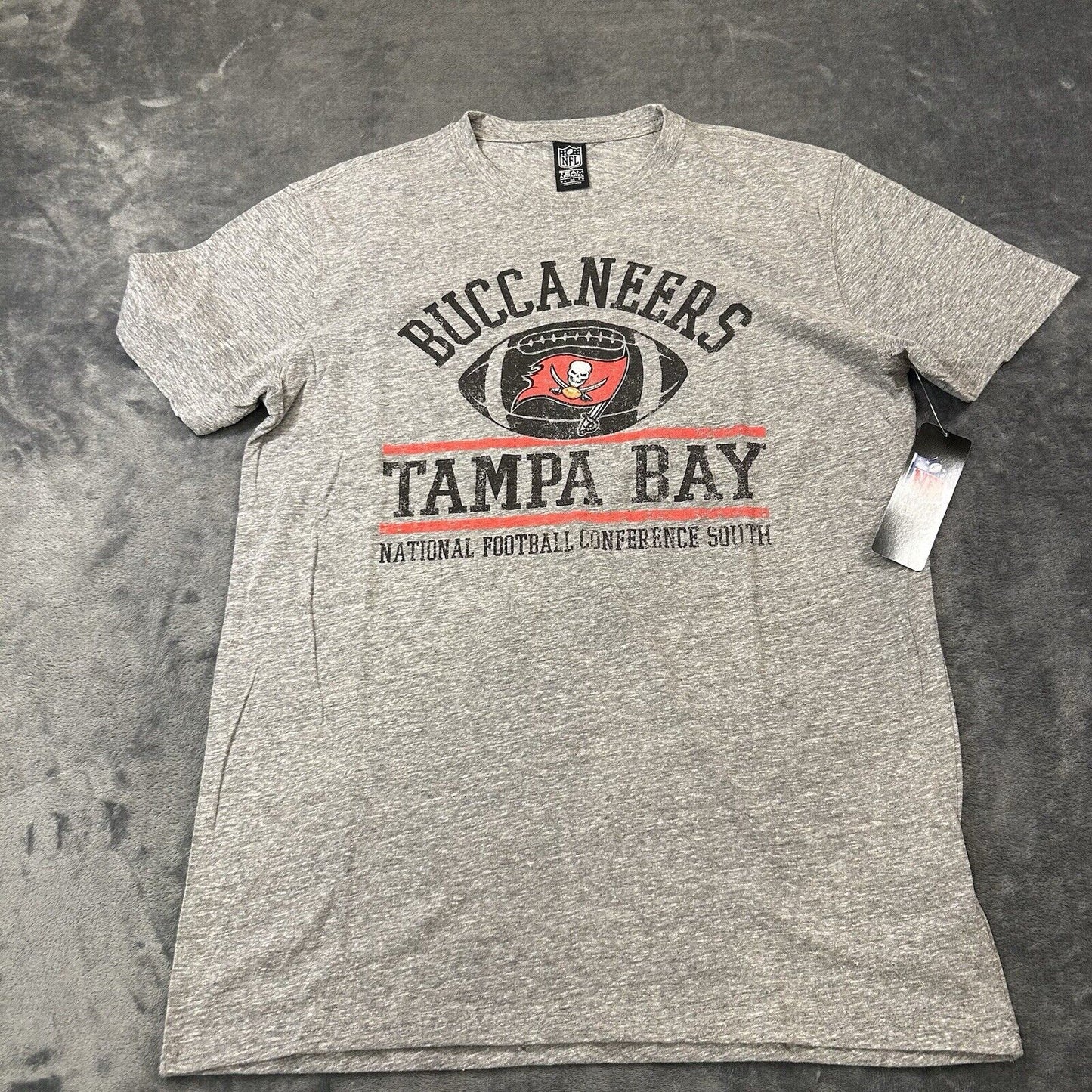 Tampa Bay Buccaneers Shirt LOT Mens Medium Gray Red Short Sleeve NFL Brady NEW