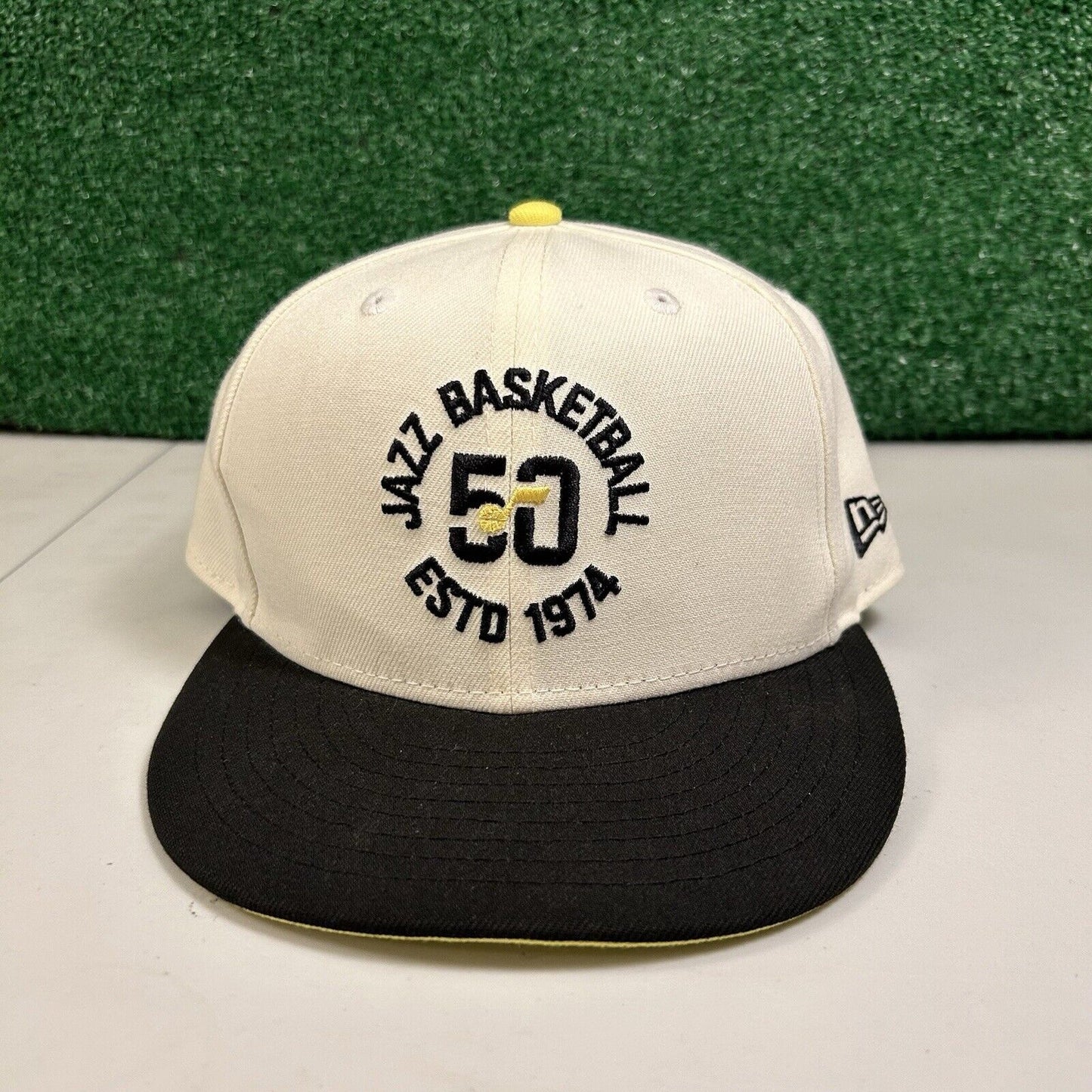 Utah Jazz Throwback Hat Cap Mens Snapback Off White Black NBA Basketball New Era