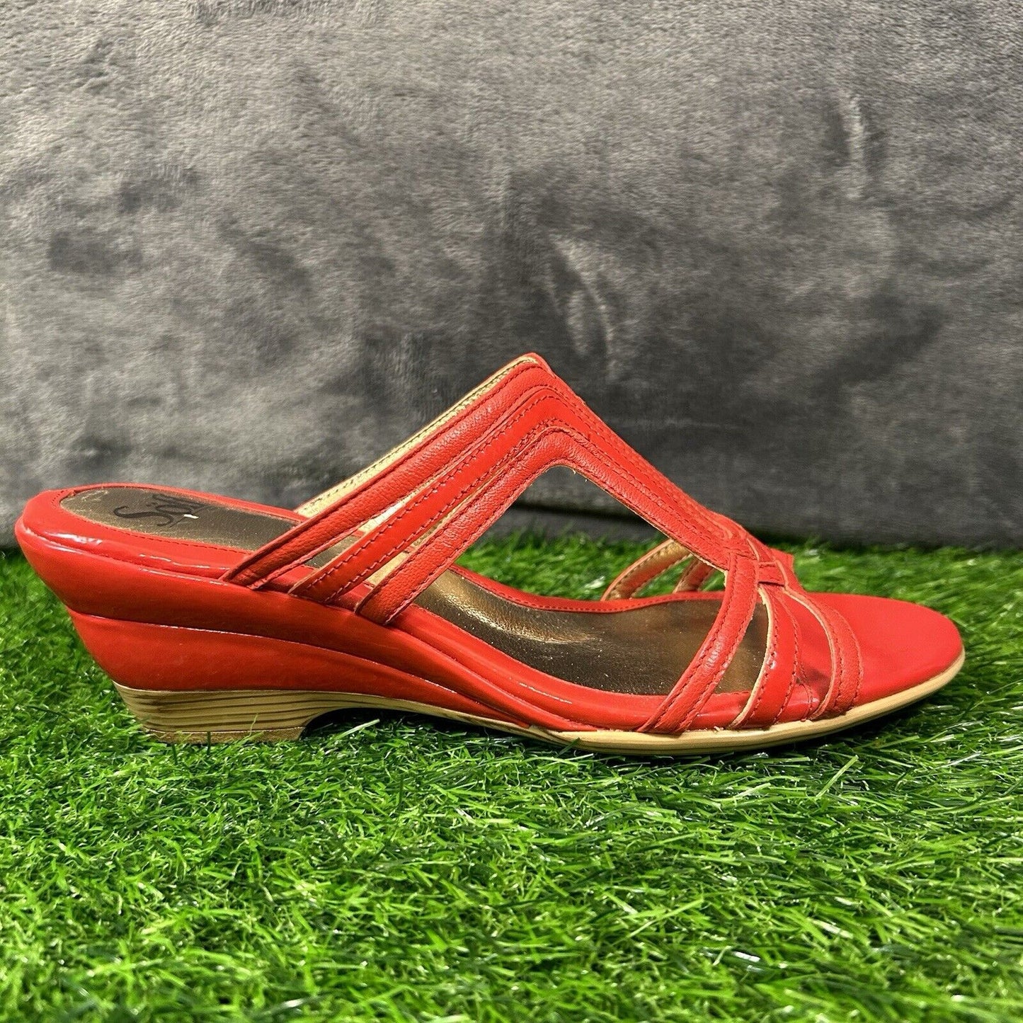 Sofft Sandals Womens 8 M Leather Strappy Wedge Slip On Casual Comfort Outdoor