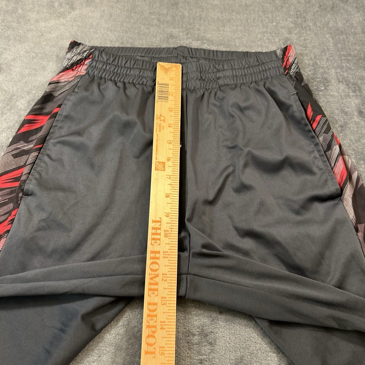 Iowa State Shorts Mens Small Gray SweatShorts Comfort Drawstring 28" Colosseum