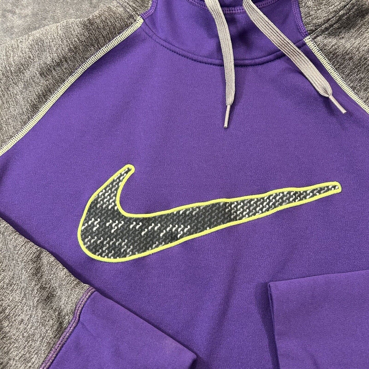 Nike Sweater Womens Medium Purple Pullover Hooded Sweatshirt Therma Fit Check