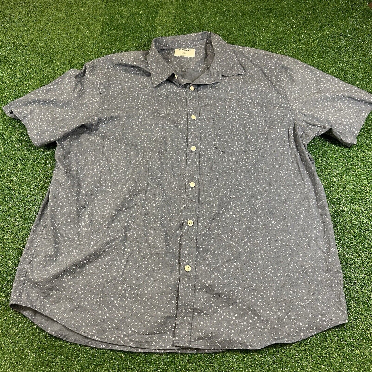 Old Navy Shirt Mens XXL 2XL Blue White Geometric Button Up Short Sleeve Flex