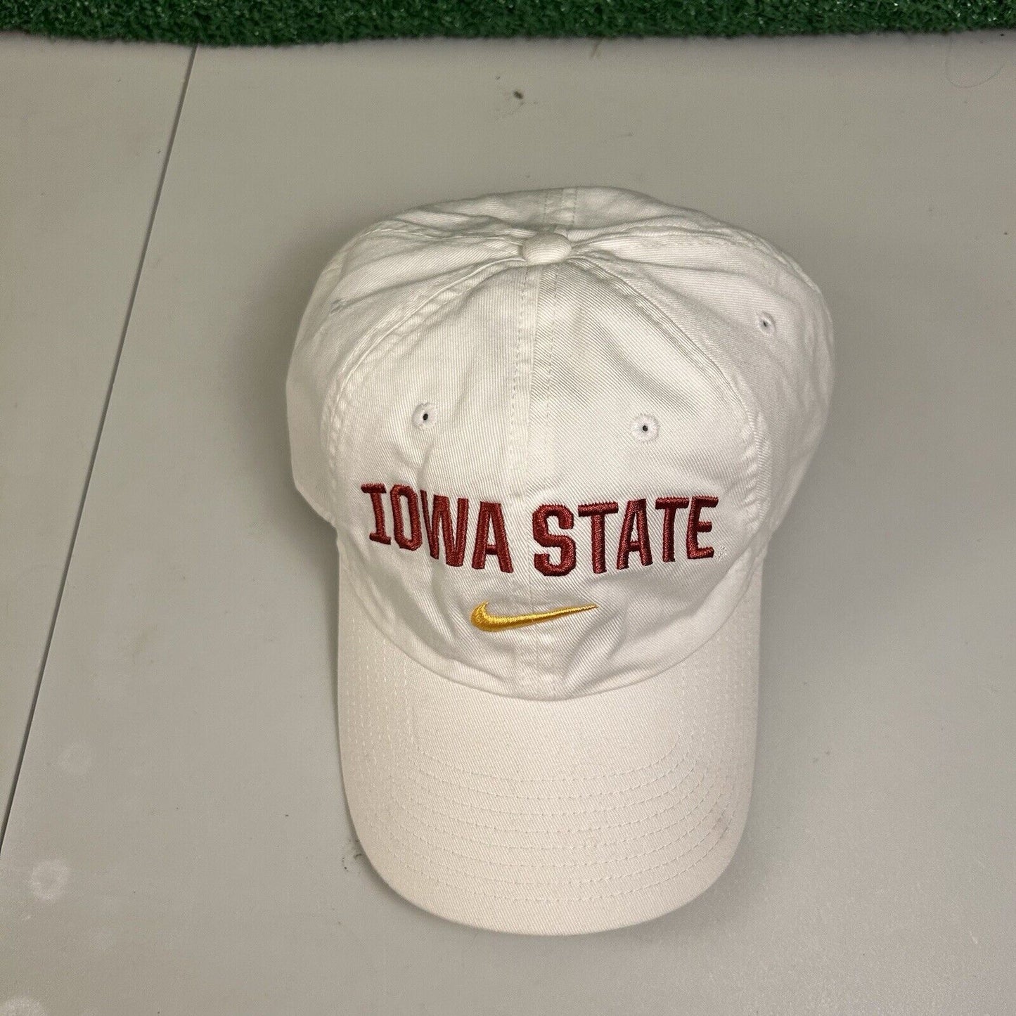 Nike Iowa State Cyclones Baseball Hat Cap Mens Strapback White Heritage86 Drifit