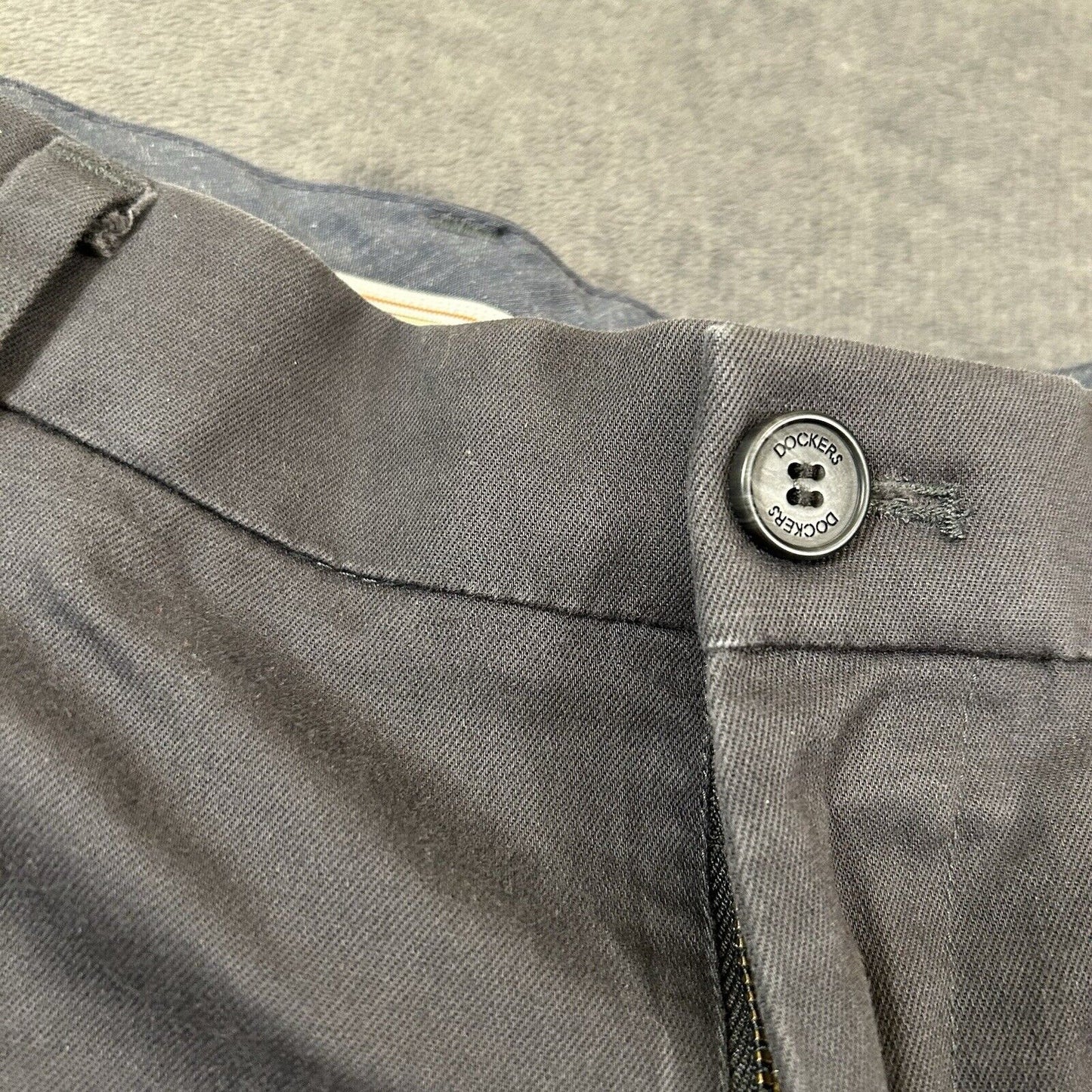 Dockers Chino Pants Mens 32x32" Gray Straight Fit Canvas Casual Work Comfort