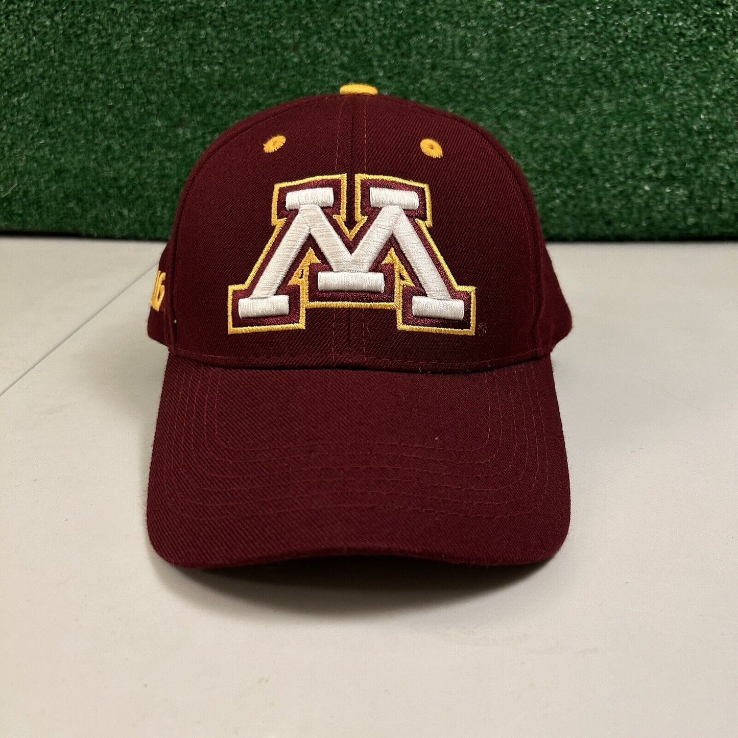 Minnesota Gophers Baseball Hat Cap Mens Strapback Maroon White Logo Big Ten