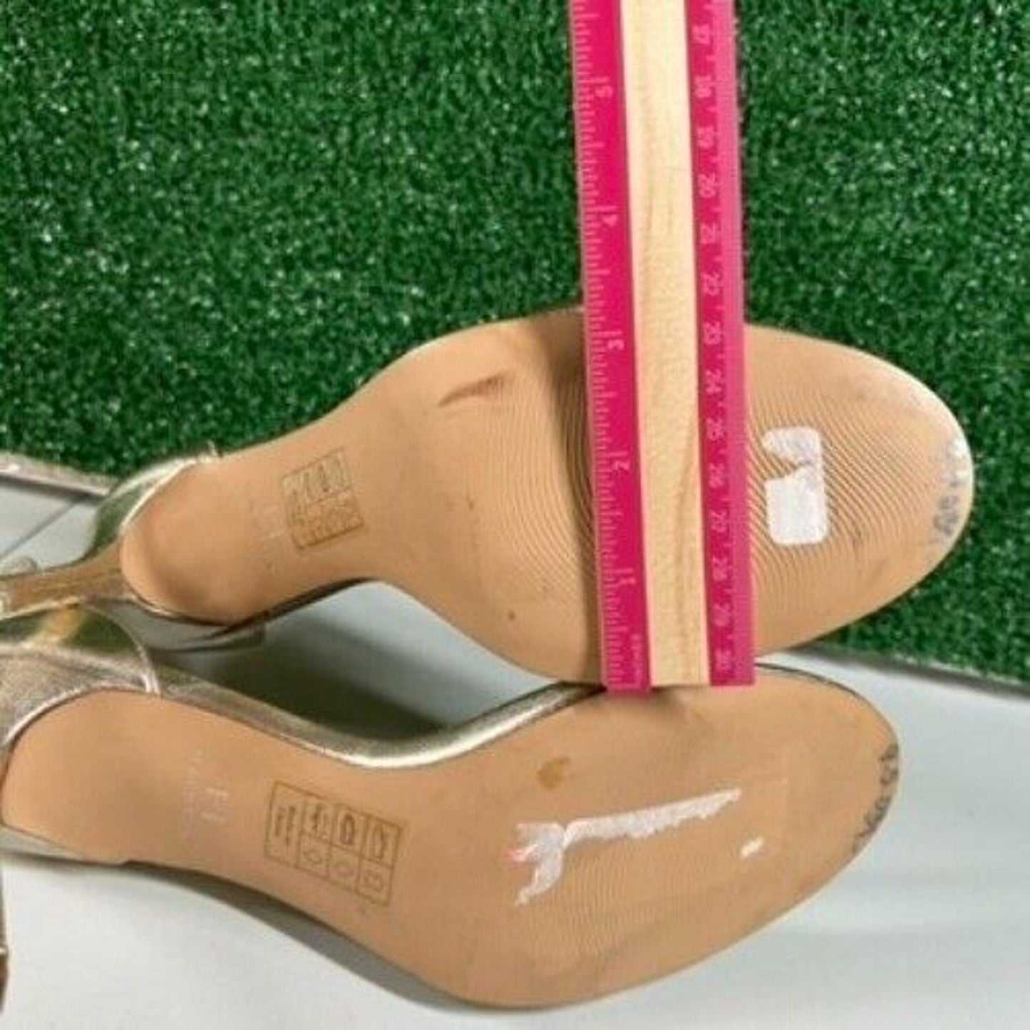 H by Halston Alison Heels Gold Metallic Stiletto Evening Party Shoes Women 9.5 M