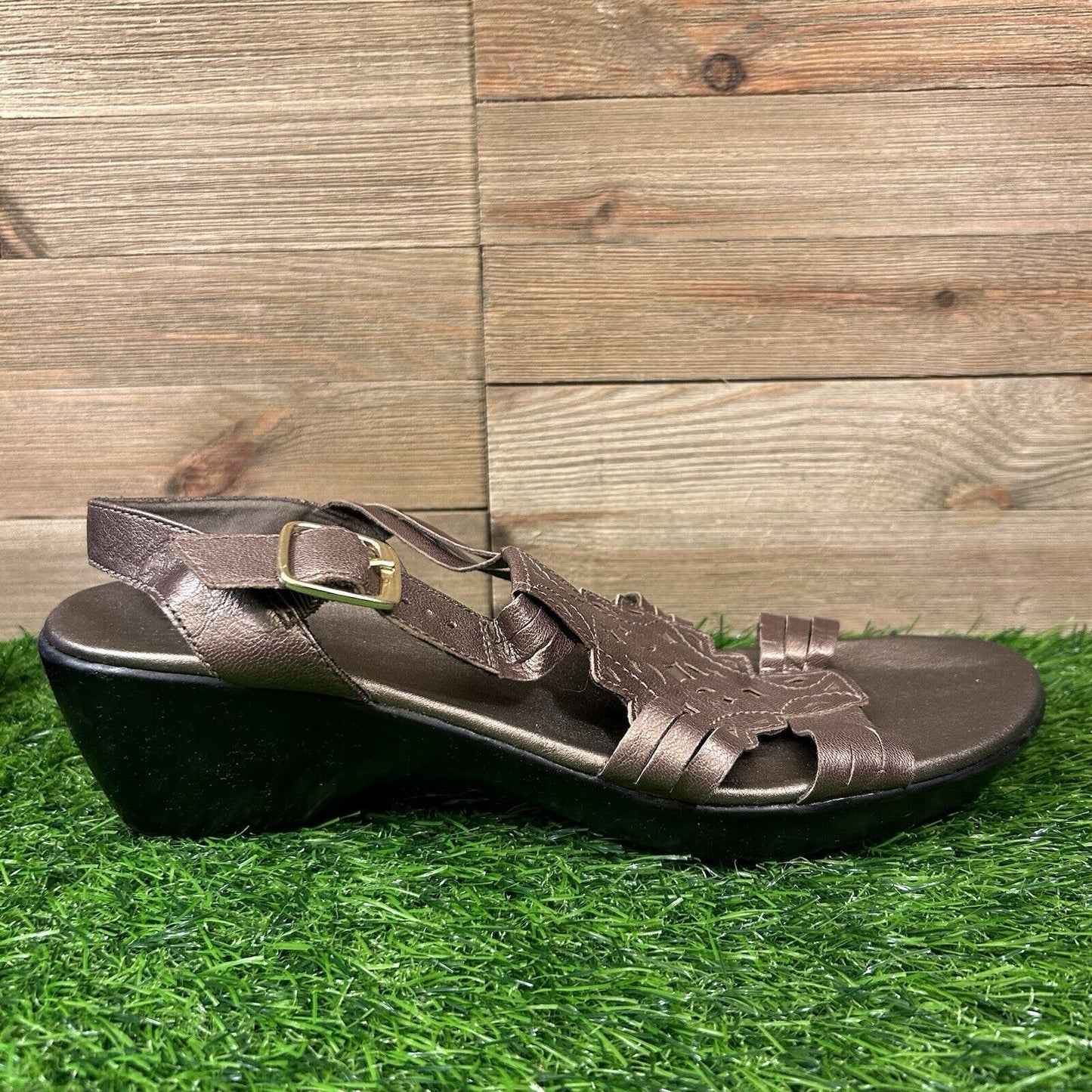 Clarks Bendables Sandals Womens 10 M Bronze Wedge Strappy Leather Open Toe