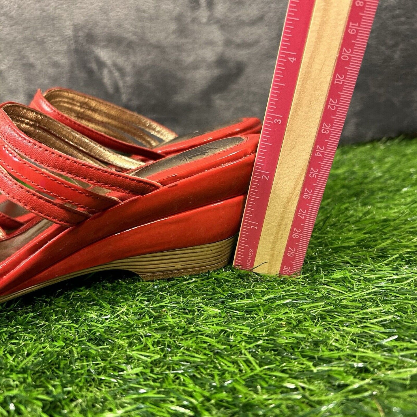 Sofft Sandals Womens 8 M Leather Strappy Wedge Slip On Casual Comfort Outdoor