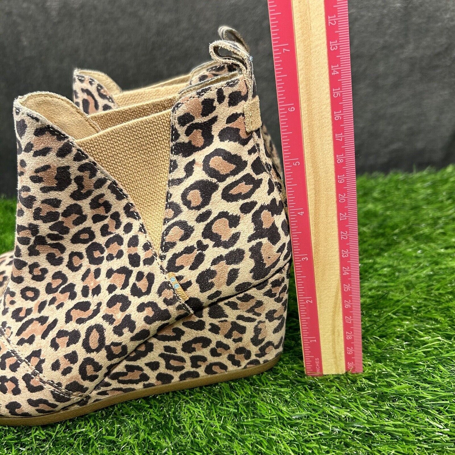 Toms Kelsey Boots Womens 7 Brown Black Leopard Booties Ankle Wedge Casual