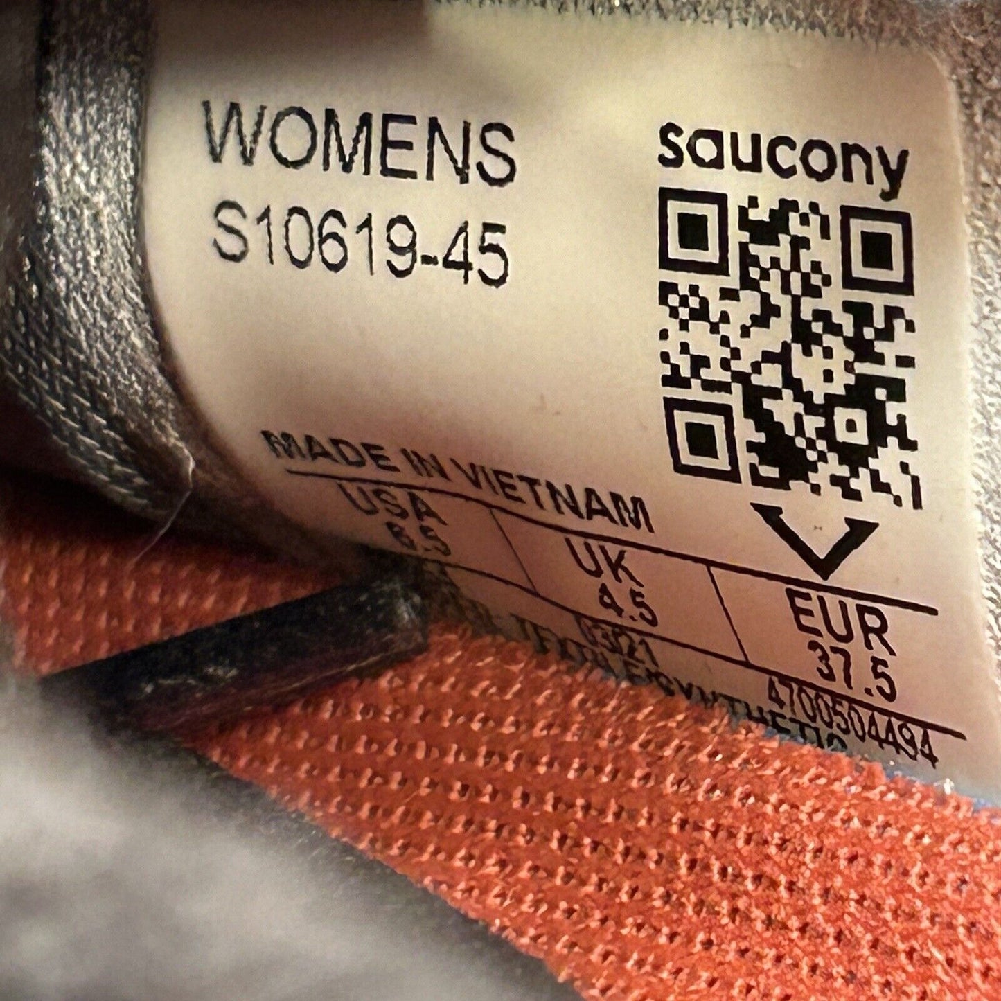 Saucony Kinavara 12 Womens 6.4 Black White Shoes Sneakers Athletic Running Gym