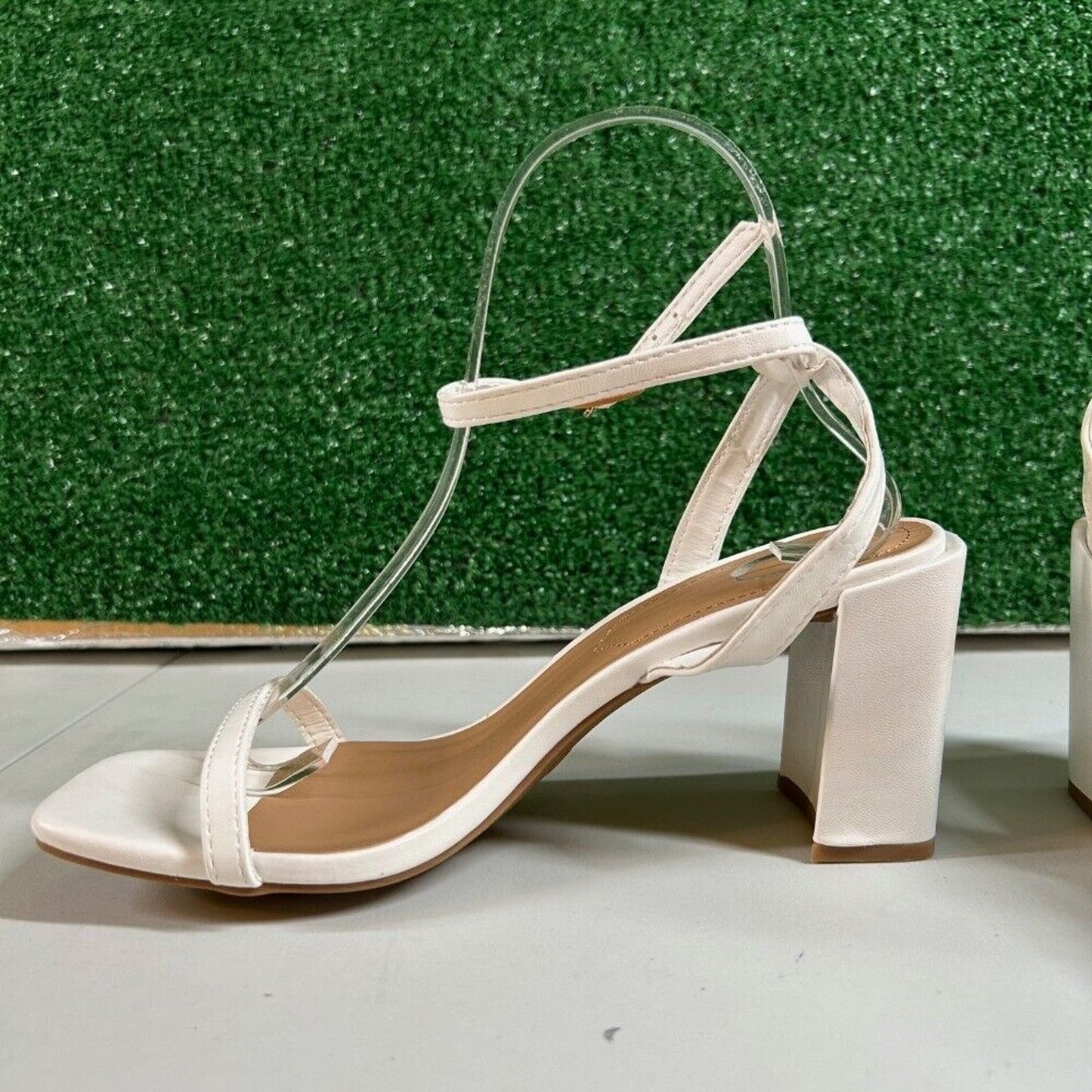 Journee Collection White Sandals Block Heel Ankle Strap Square Toe Womens 8