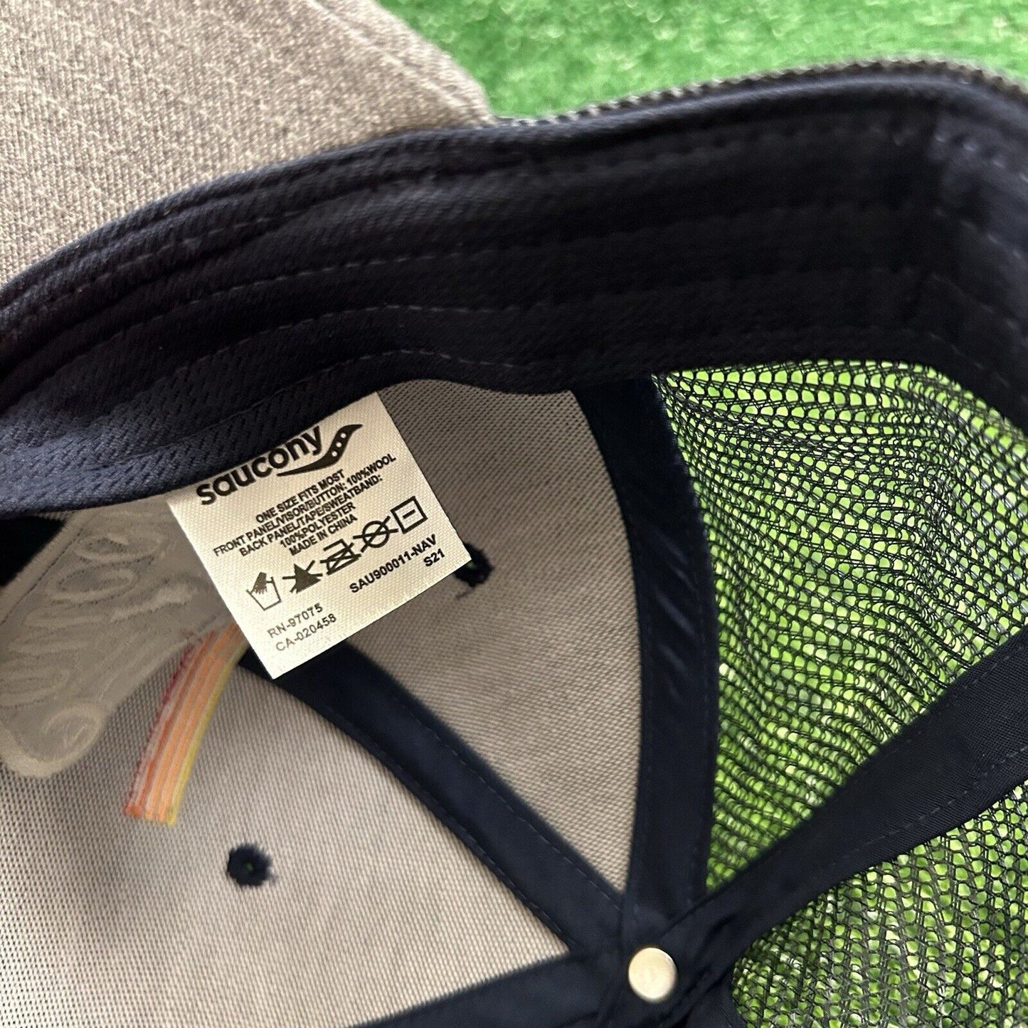 Saucony Trucker Hat Cap Mens Snapback Navy Gray Embroidered Wool Mesh Back